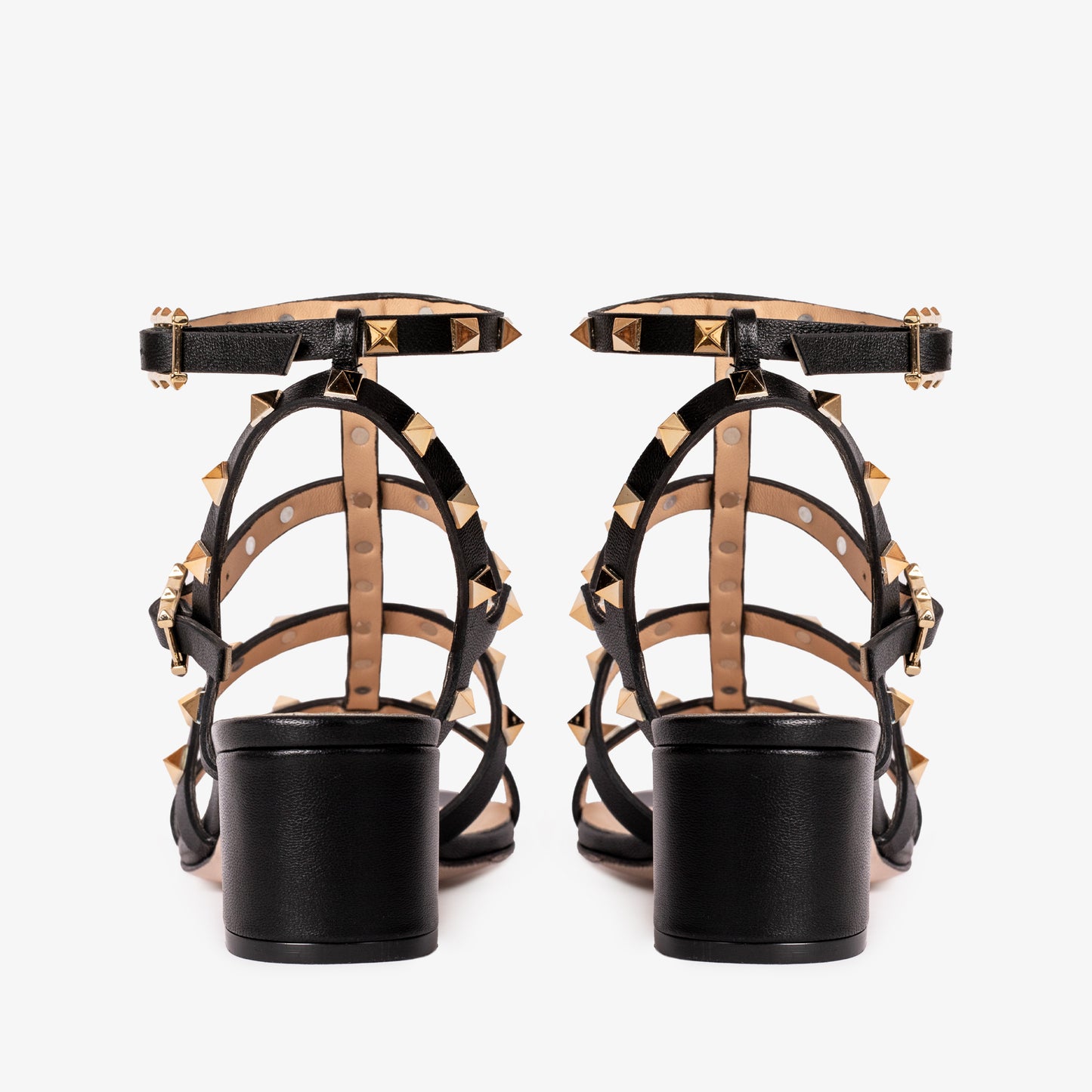 صندل نيجابا الجلدي متعدد الأشرطة باللون الأسود للنساء