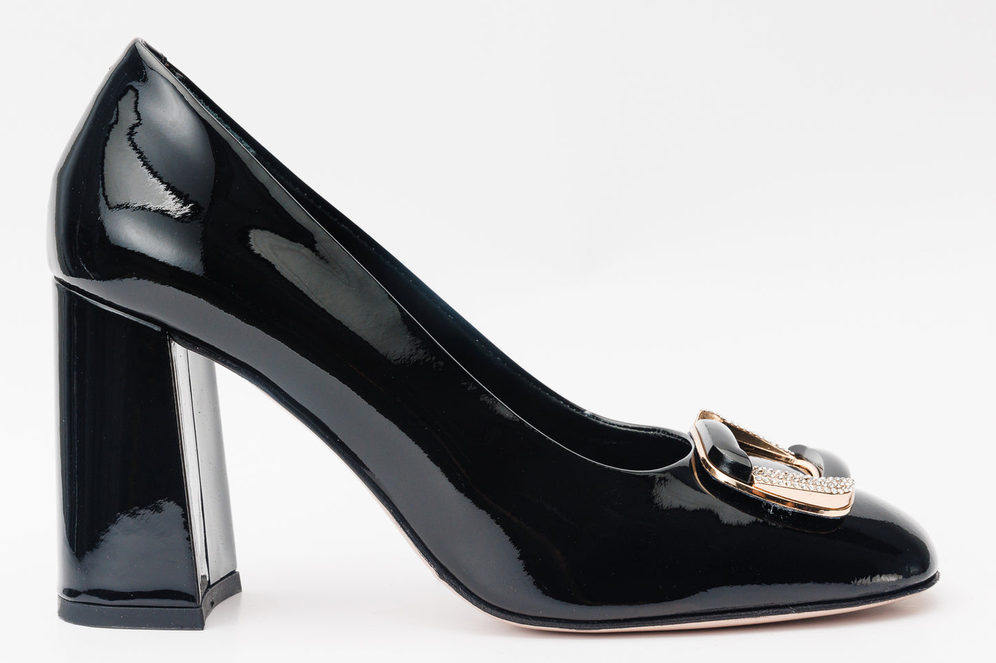Zapatos de salón de tacón de bloque de piel de charol negra de Ferrara para mujer