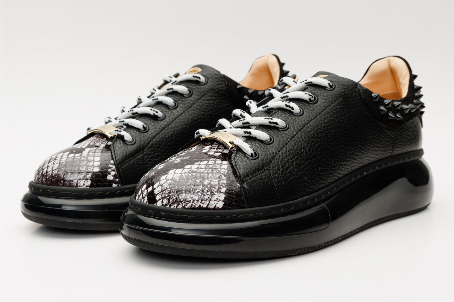 Zapatillas de piel negra para mujer Venezia