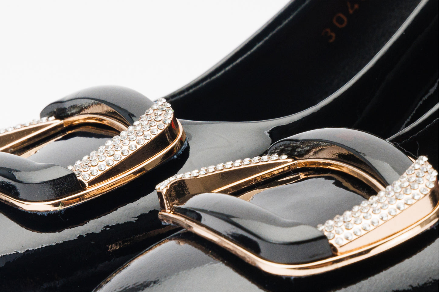 Zapatos de salón de tacón de bloque de piel de charol negra de Ferrara para mujer