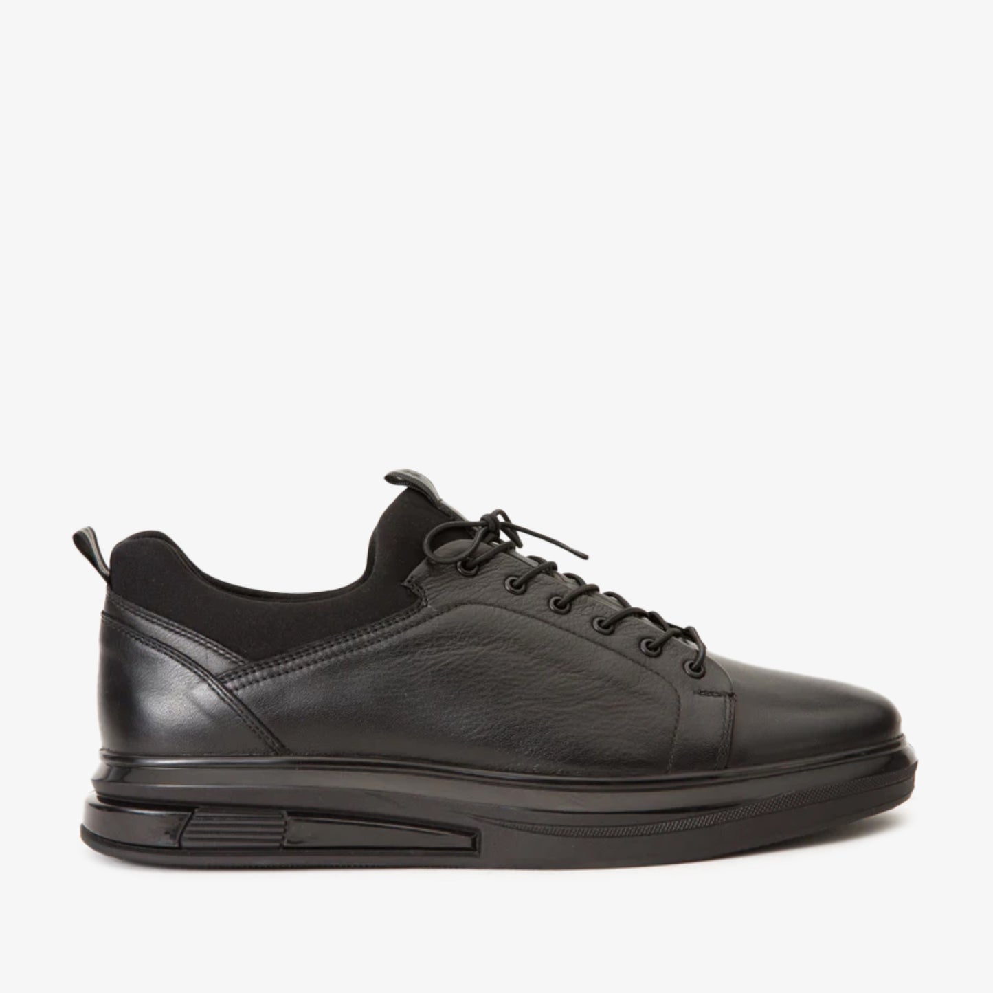¡Venta final de zapatillas de cuero negras Vilnius para hombre!