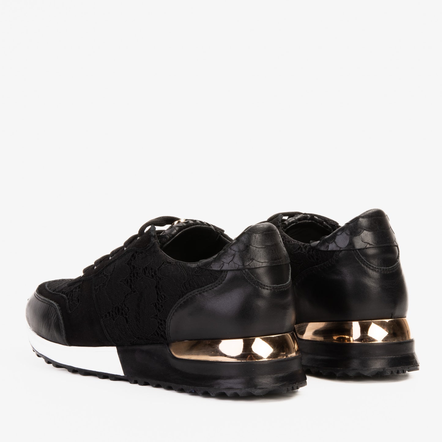 Zapatillas de piel negra para mujer The Noir