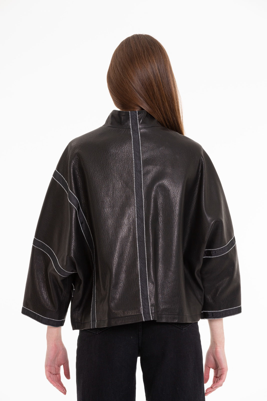 La chaqueta de cuero para mujer de Lojila
