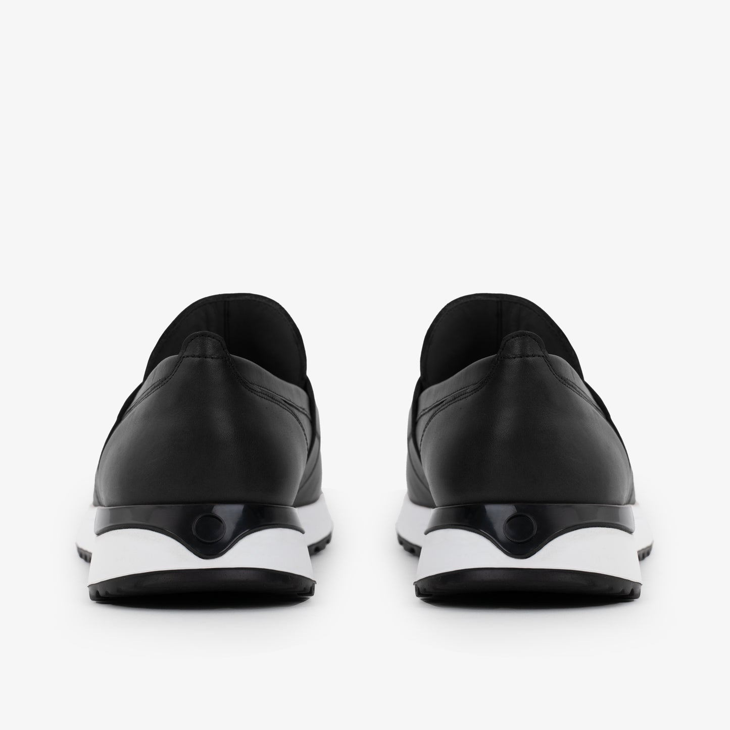 Las Zapatillas de Mujer Lumina de Cuero de Búfalo Negro