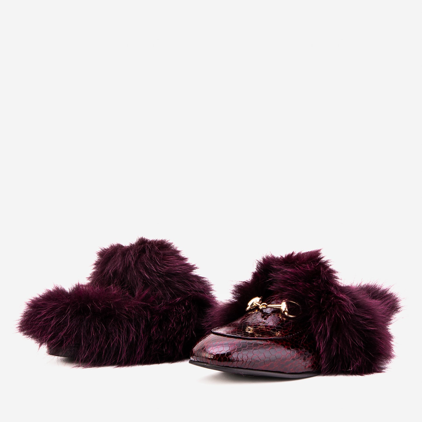 La zapatilla para mujer Izmir Burgundy de charol con piel natural
