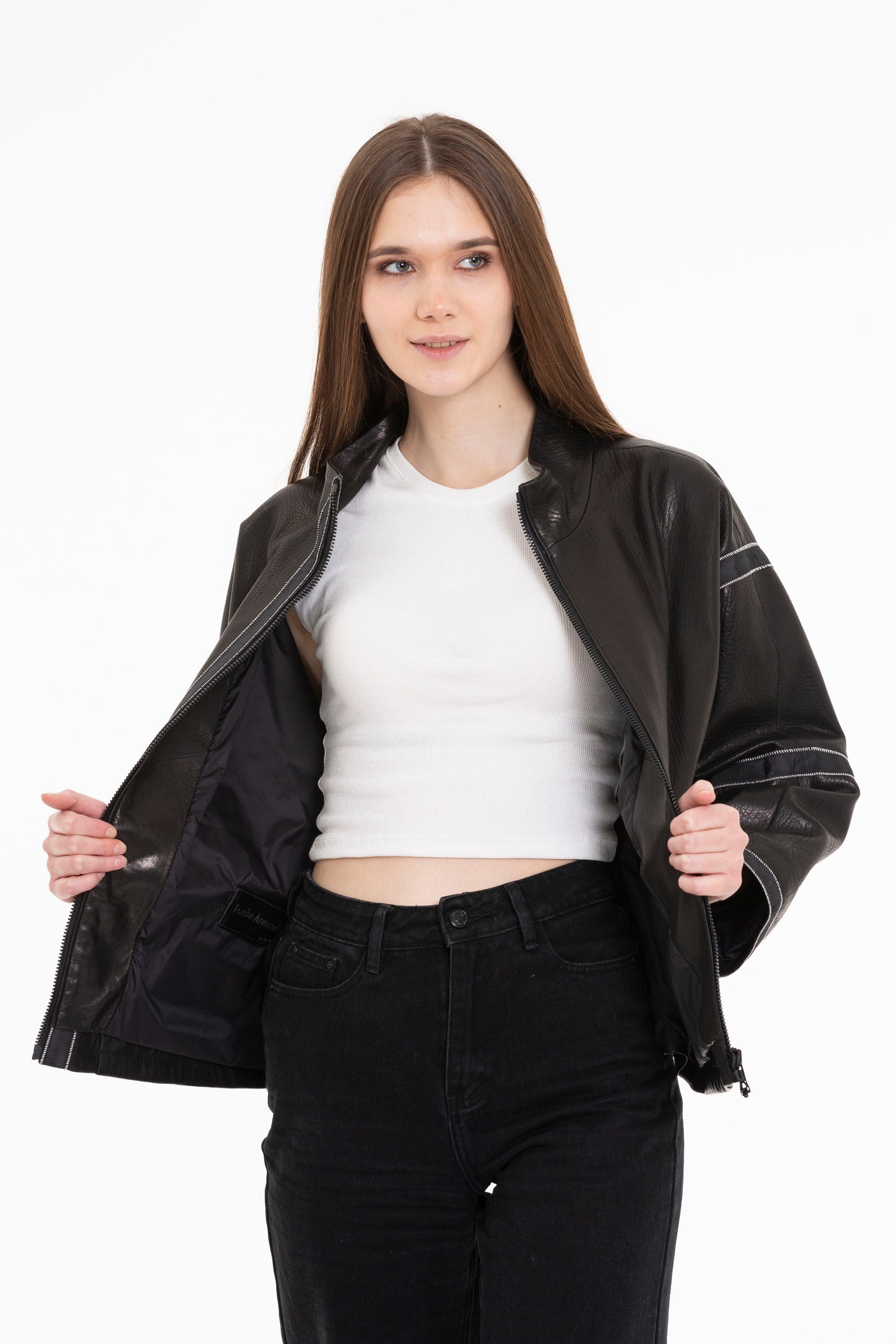 La chaqueta de cuero para mujer de Lojila