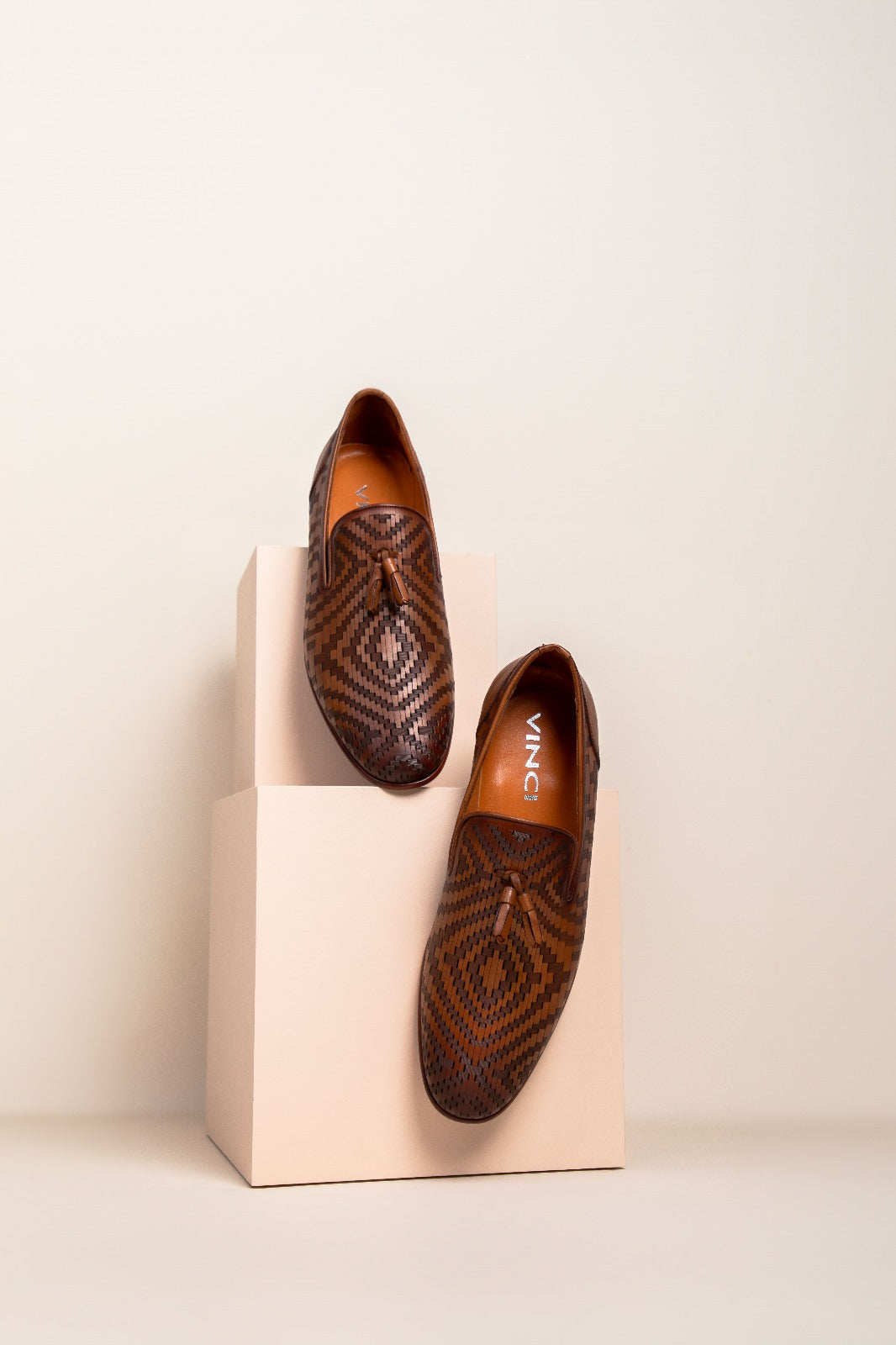Mocasín sin cordones con borlas de cuero marrón Meram para hombre