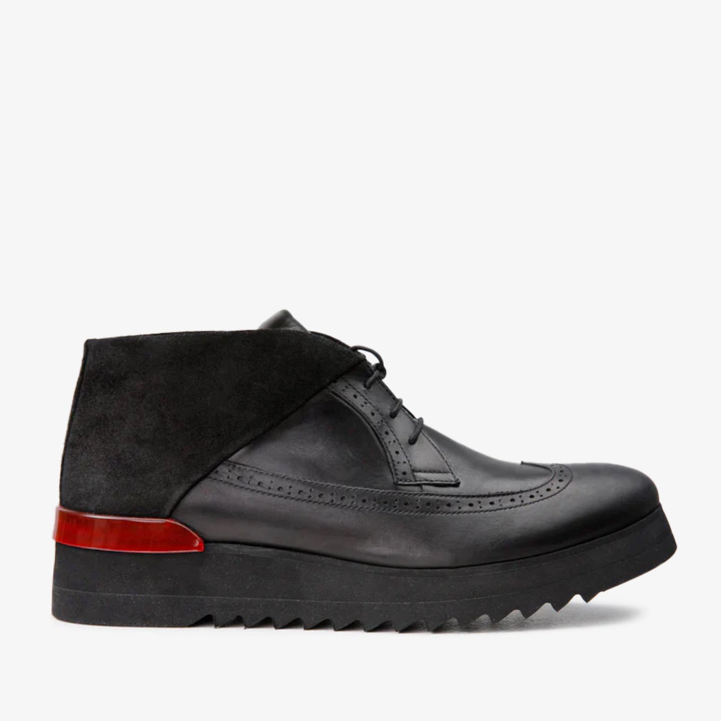 حذاء رياضي رجالي من Kagan Black Wingtip Chukka