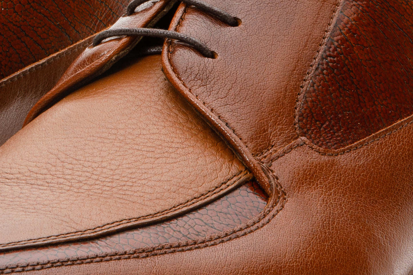 El zapato Derby de cuero color canela para hombre de Gardi