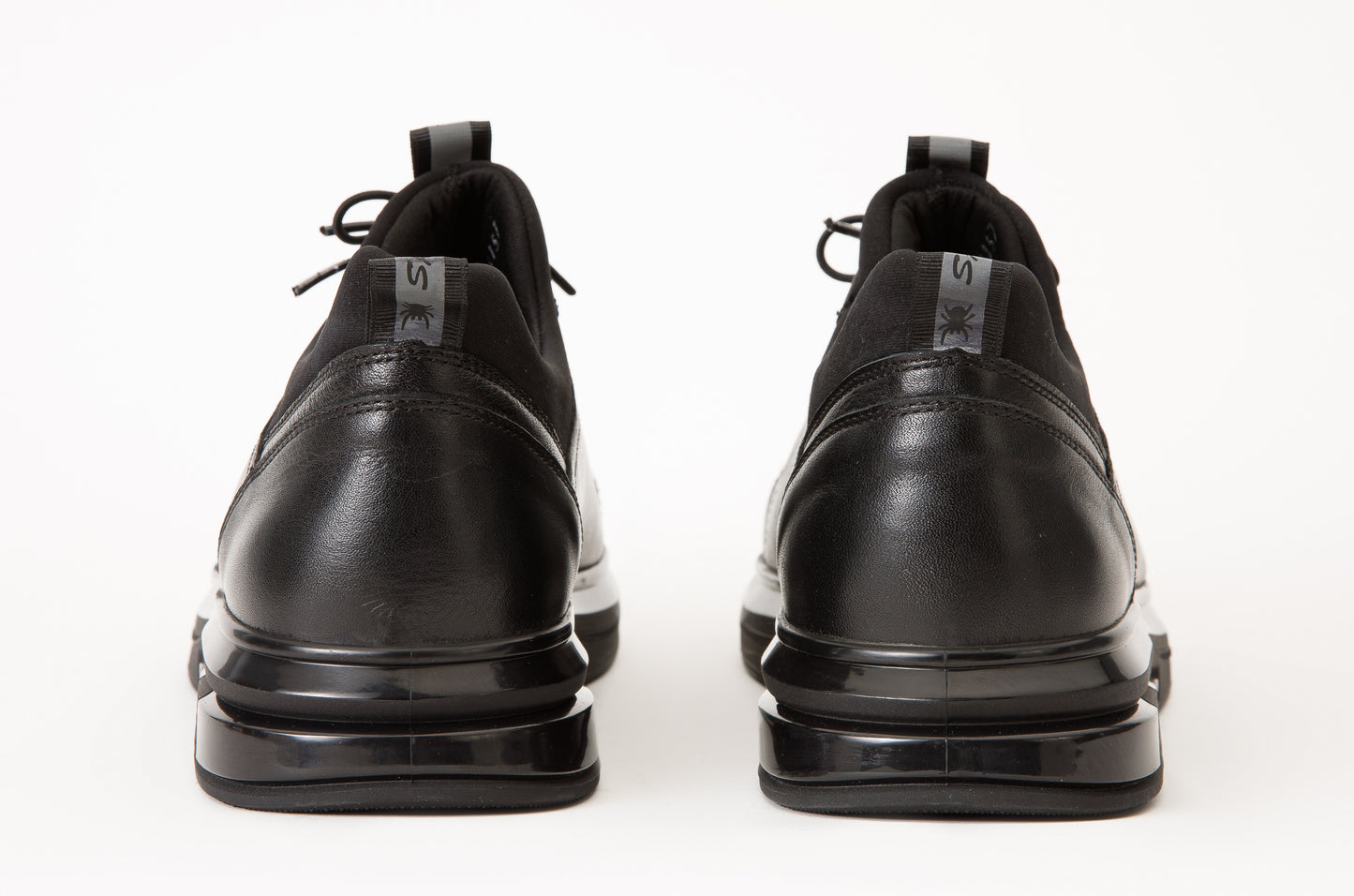 ¡Venta final de zapatillas de cuero negras Vilnius para hombre!