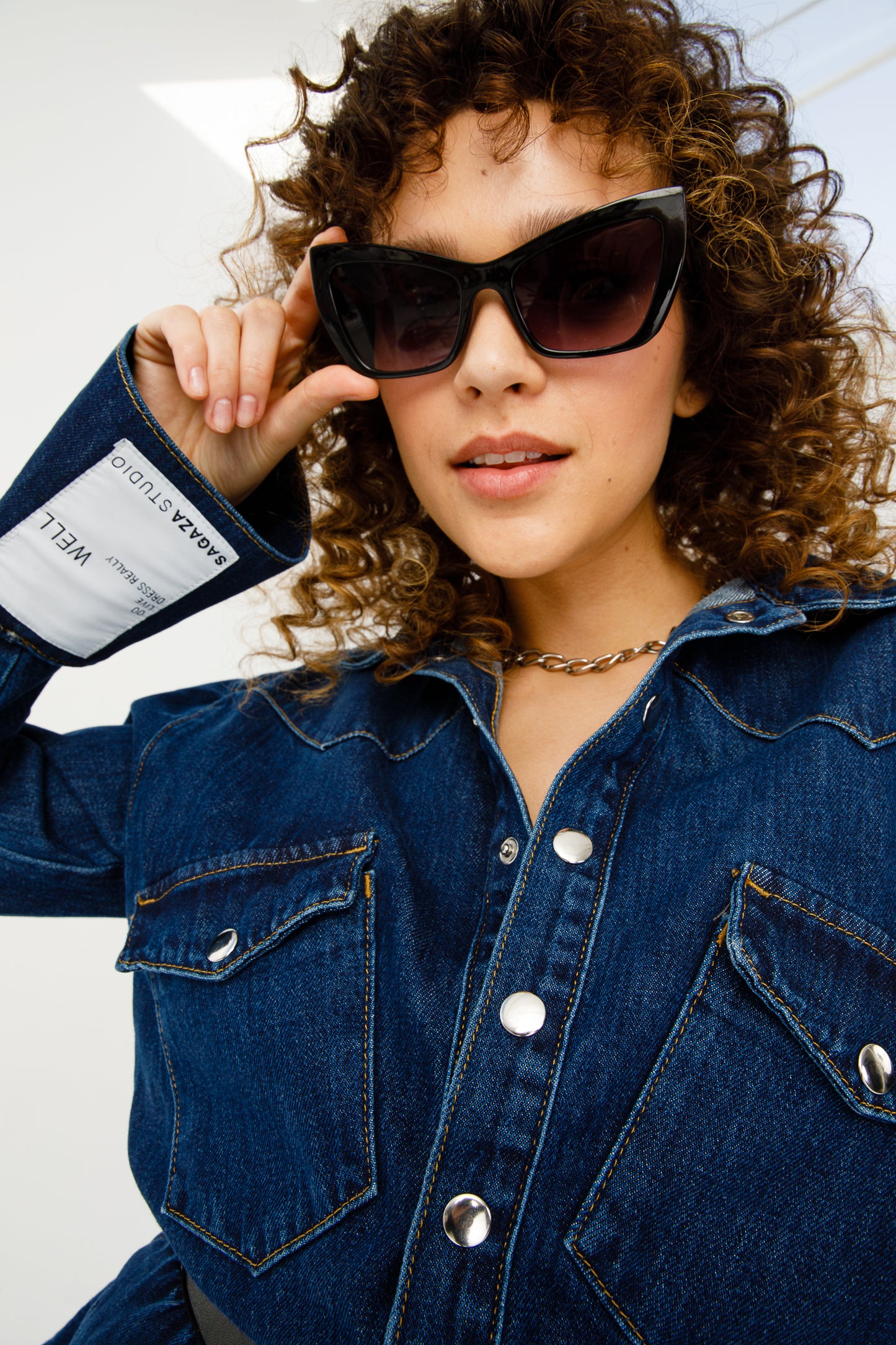 Sandalia de piel plateada Tory para mujer