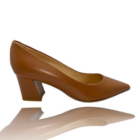 ¡Venta final de zapatos de salón de cuero color tostado Lexie!