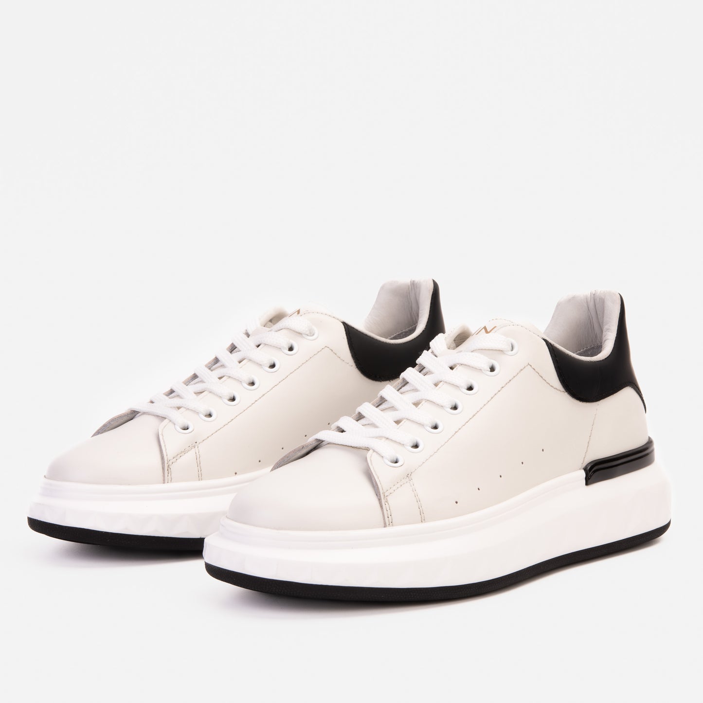 The Linq White Leather Men Sneaker