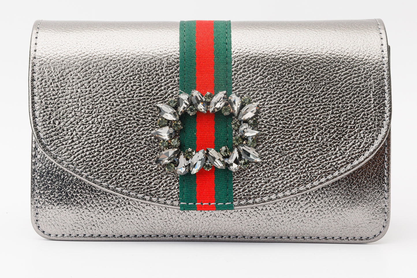 El bolso de piel plateada Afega
