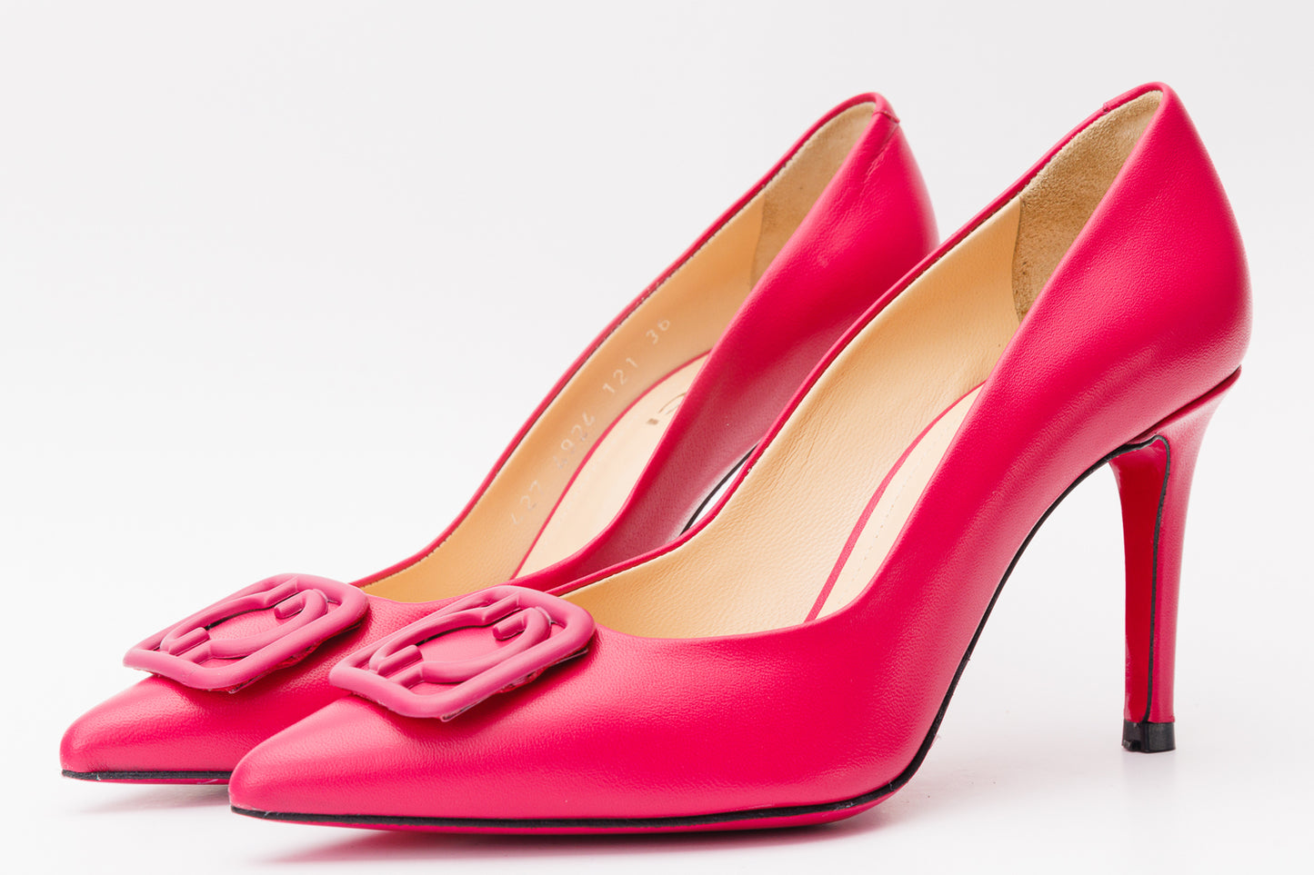 Zapato de salón de piel rosa Maneadero con suela fucsia para mujer 