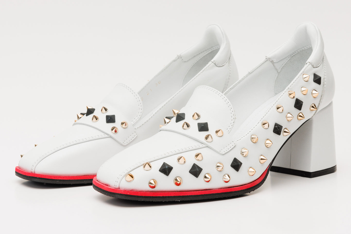 Zapatos de tacón de bloque de piel con pinchos blancos para mujer Infanta