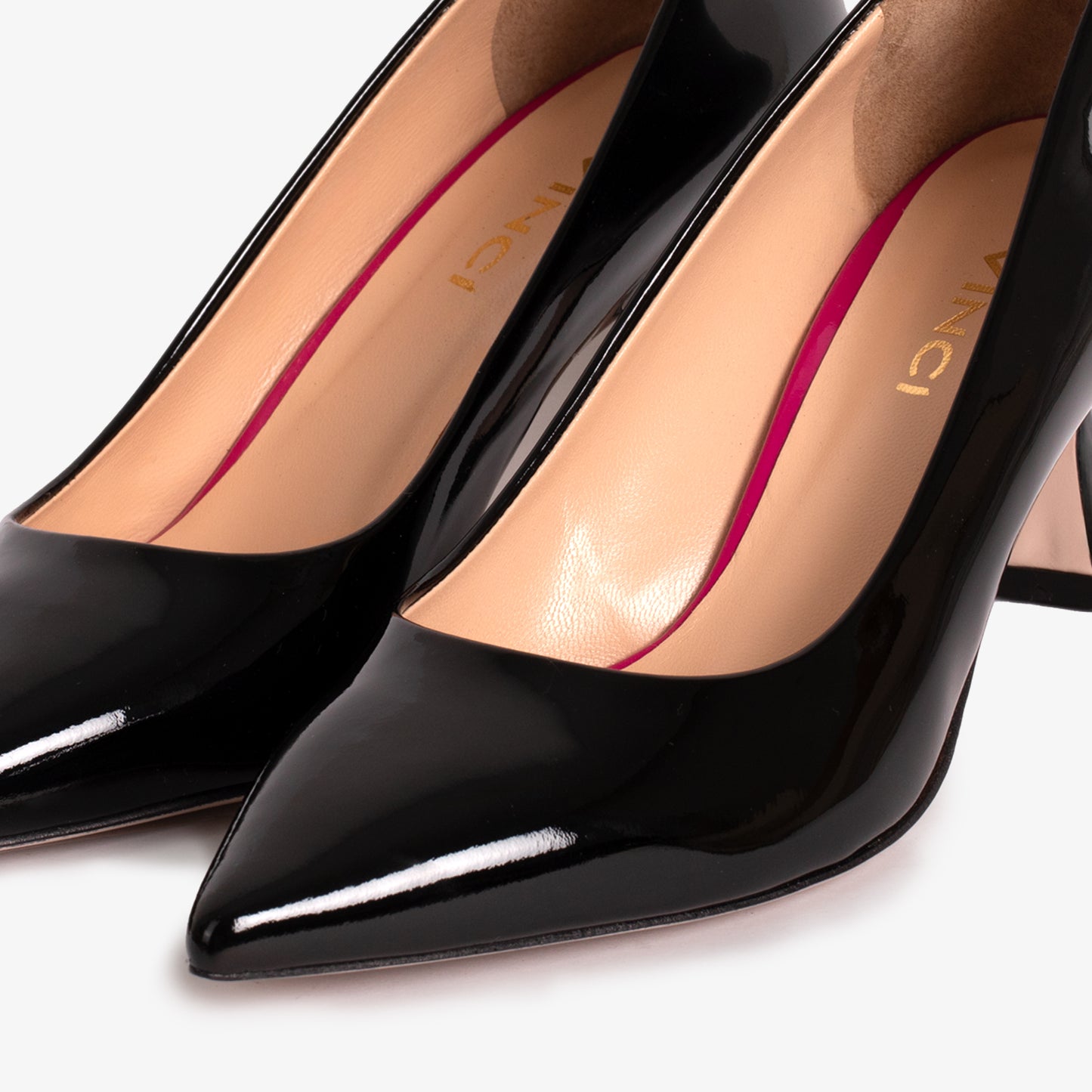 Zapatos de salón de piel de charol negro Brunello para mujer