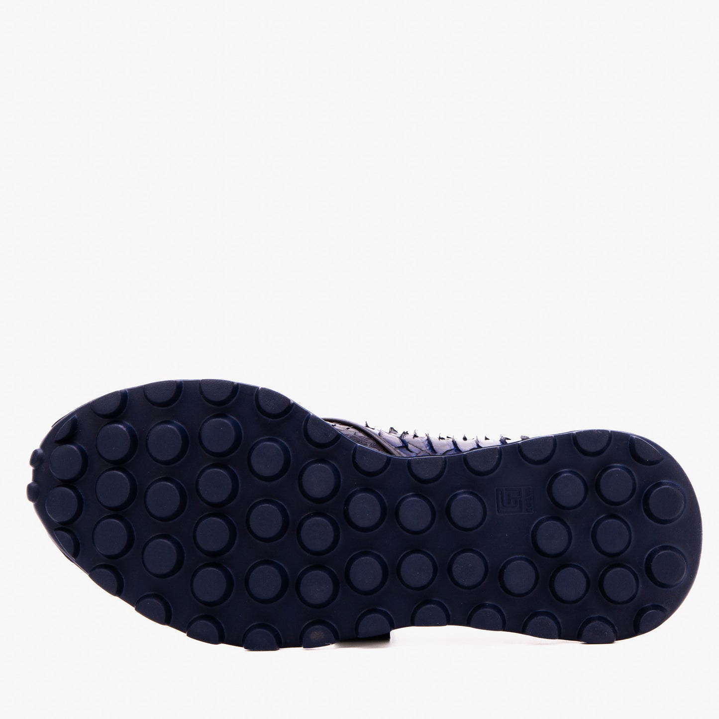 txt
La zapatilla masculina de cuero con estampado de pitón azul obsidiana