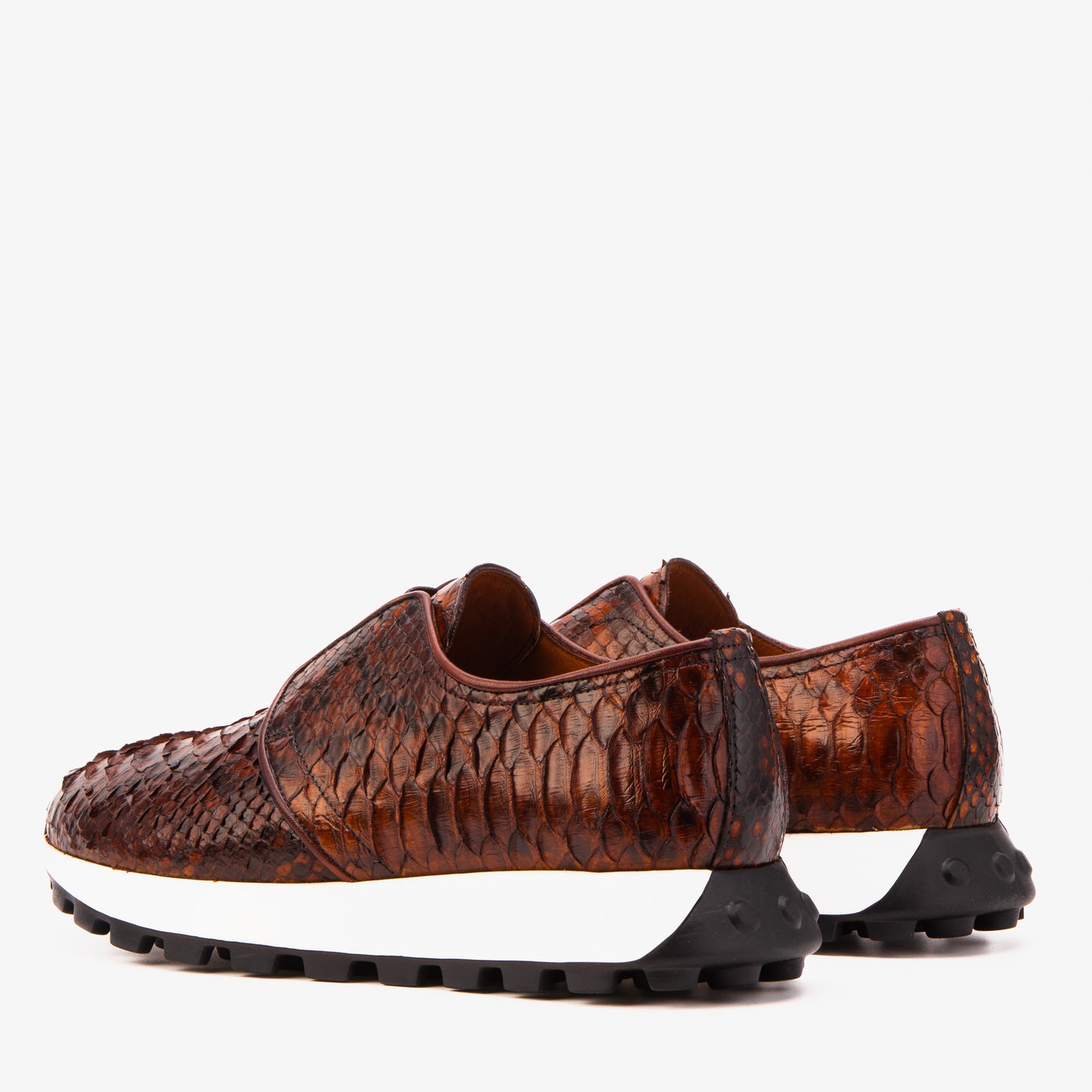 La zapatilla de hombre de piel de pitón Obsidian Tan
