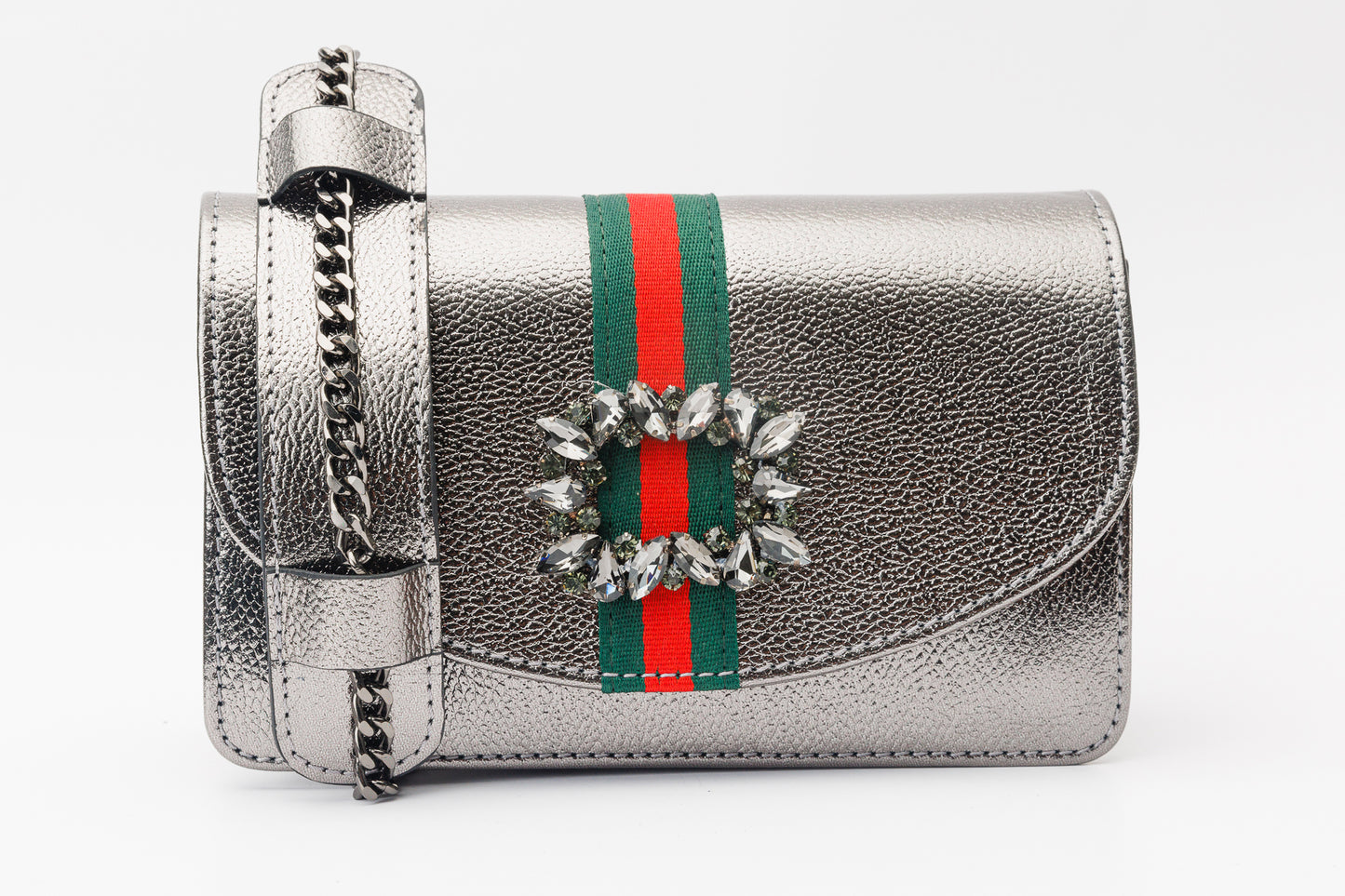 El bolso de piel plateada Afega