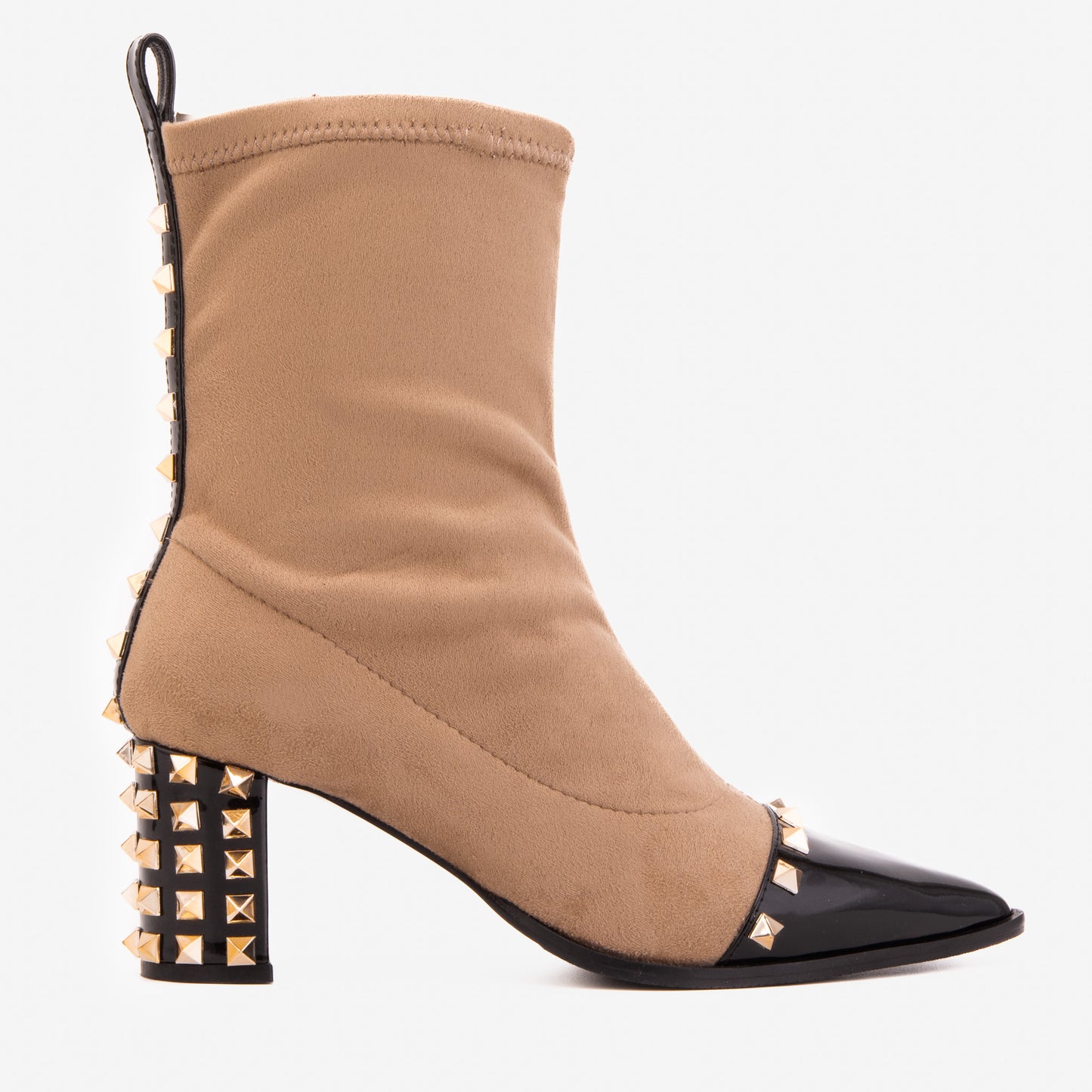 La bota de mujer en ante beige y negro con tachuelas Amethyst