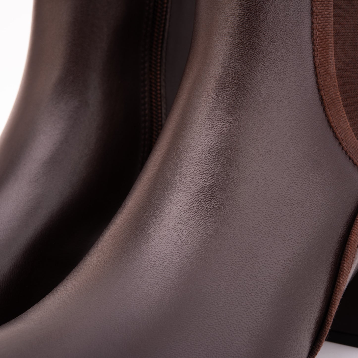 Botas de mujer Kensington en cuero marrón con tacón de bloque y caña media