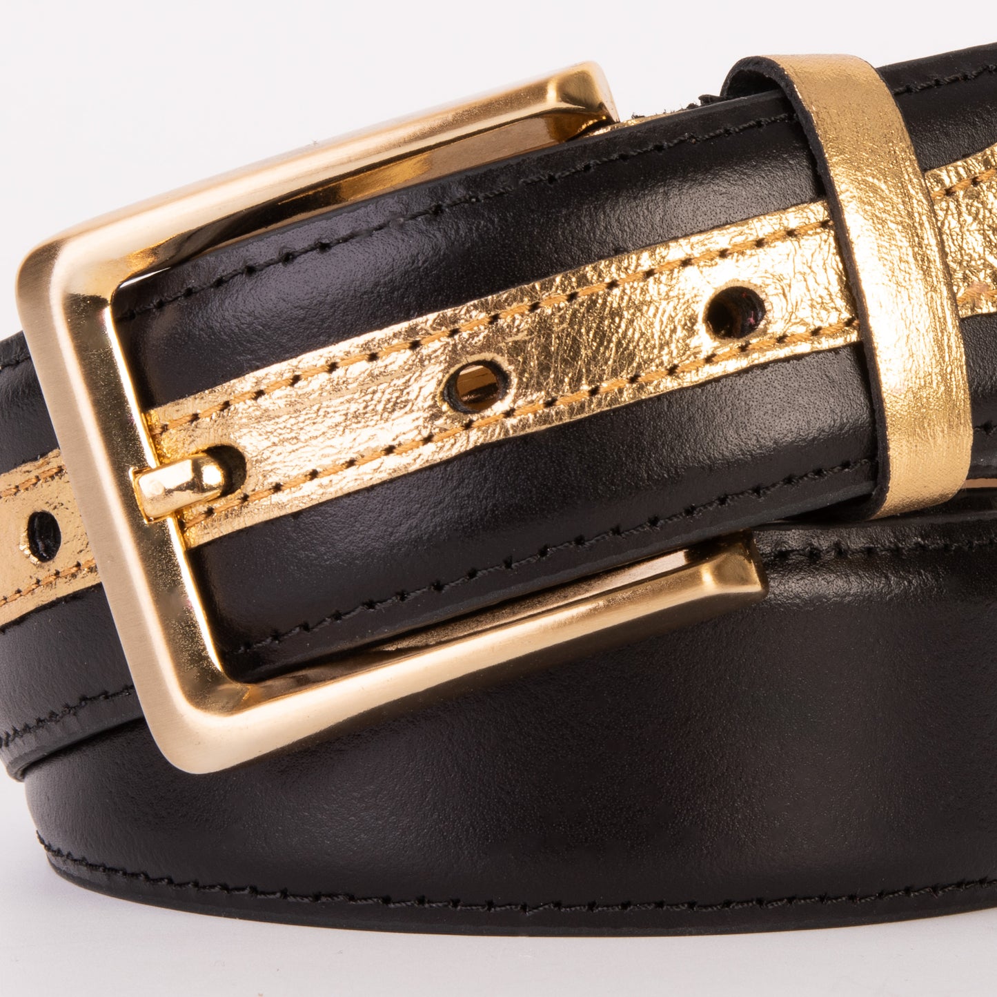Cinturón de cuero negro y dorado de Arda