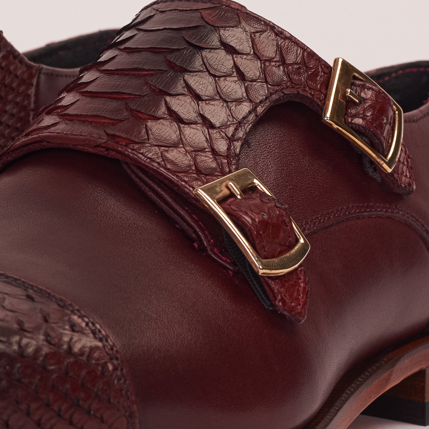 Zapato de hombre con doble hebilla y puntera de cuero burdeos Bishkek