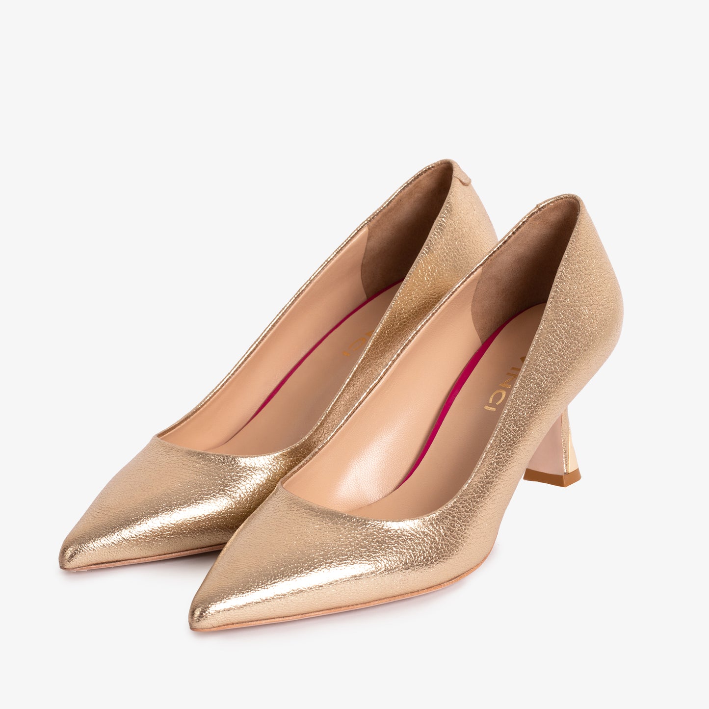 El zapato de salón de piel dorada Brunello para mujer