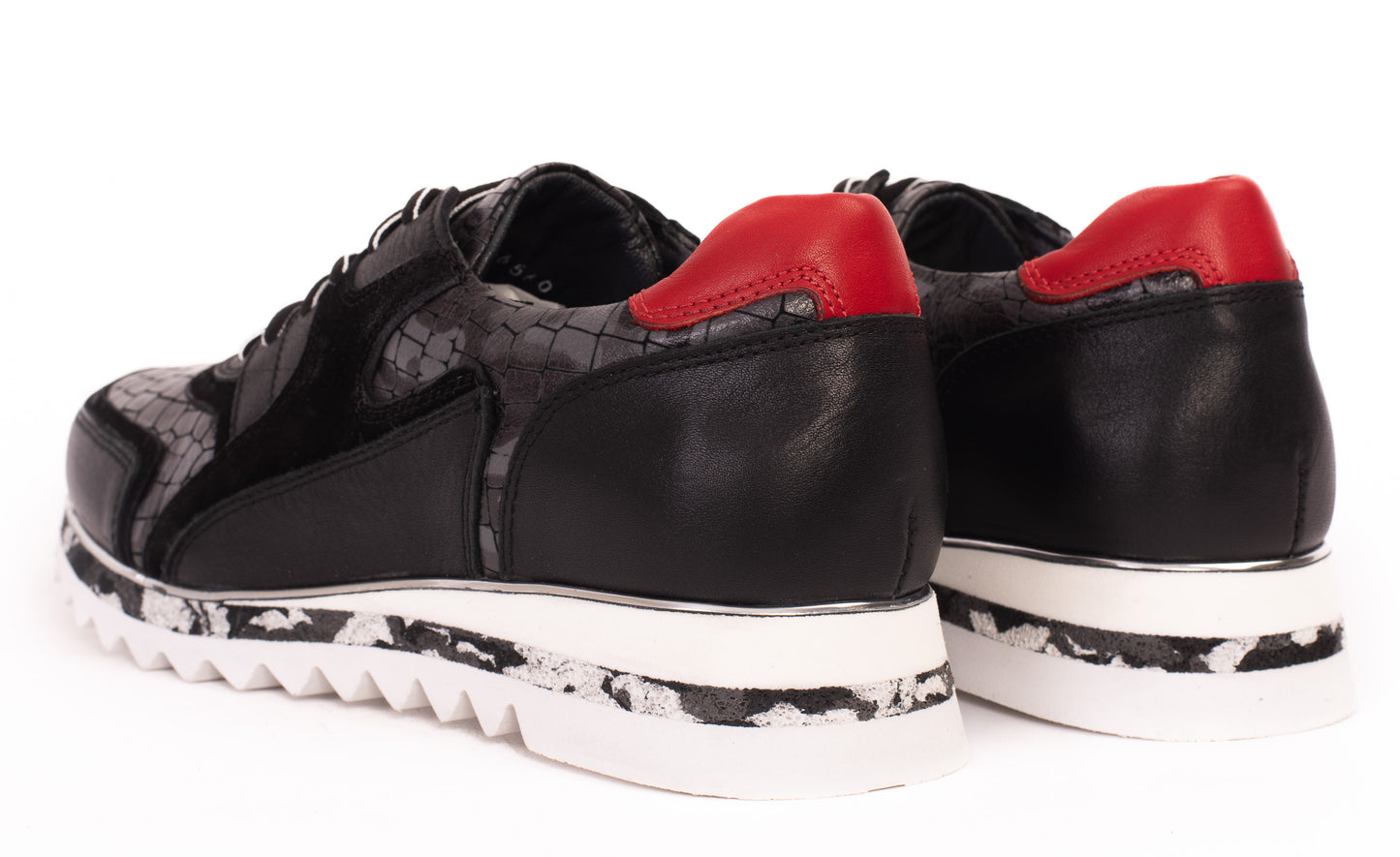 ¡Venta final de zapatillas de cuero negras Cakarta para hombre!