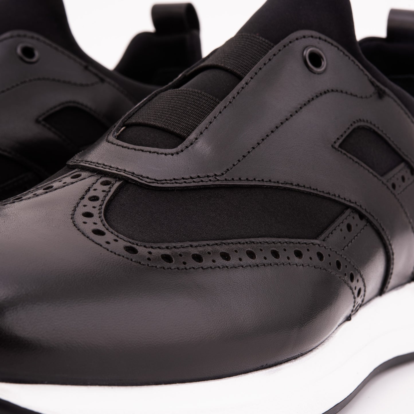 The Arcadia Black Leather Men Sneaker
