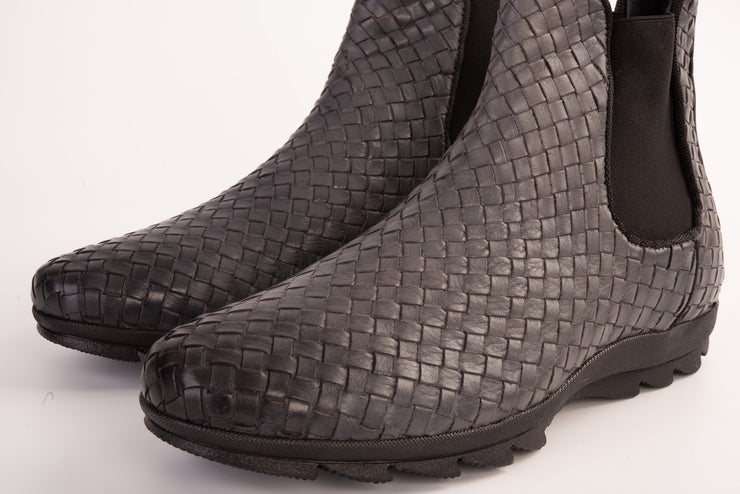 The Luxpre Grey Leather Handwoven Casual Chelsea Boot