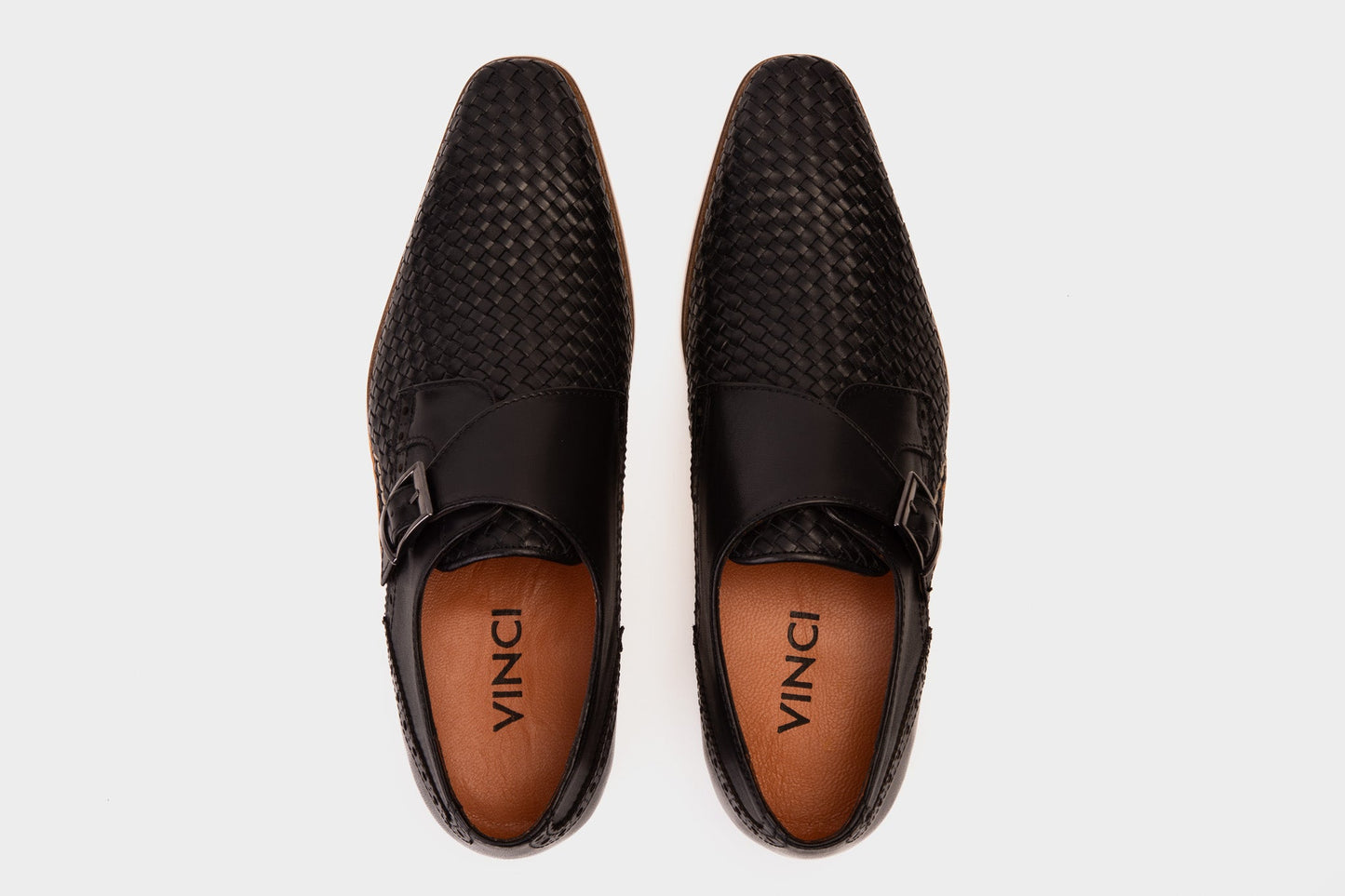 Zapato de hombre hecho a mano con una sola hebilla de cuero negro tejido Rolls
