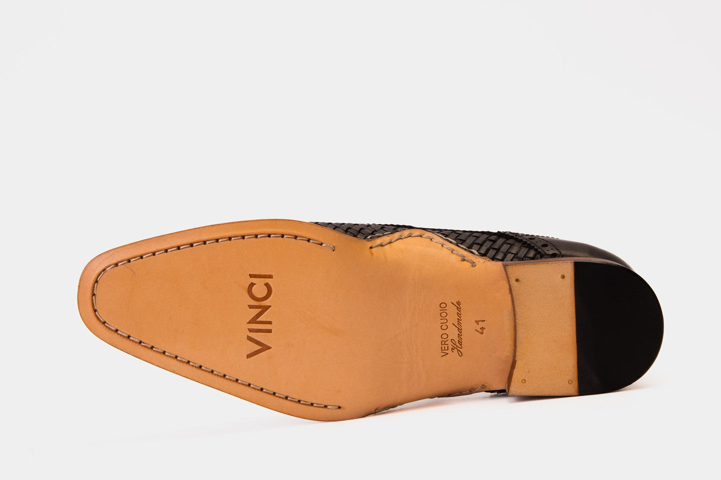 Zapato de hombre hecho a mano con una sola hebilla de cuero negro tejido Rolls