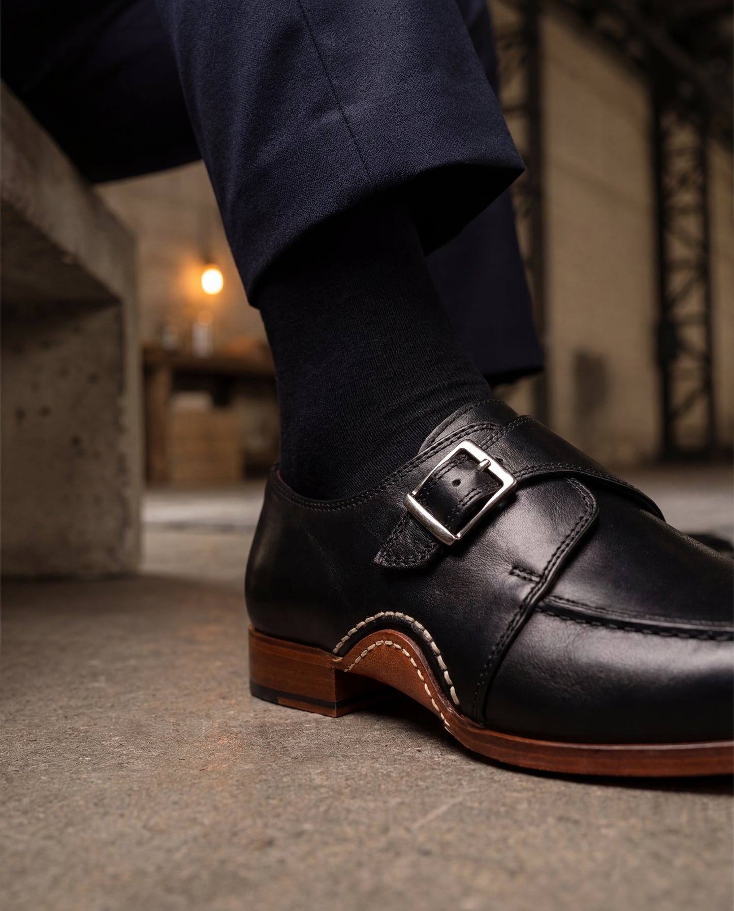 Zapato de hombre hecho a mano con correa de monje simple en color negro Hagrid