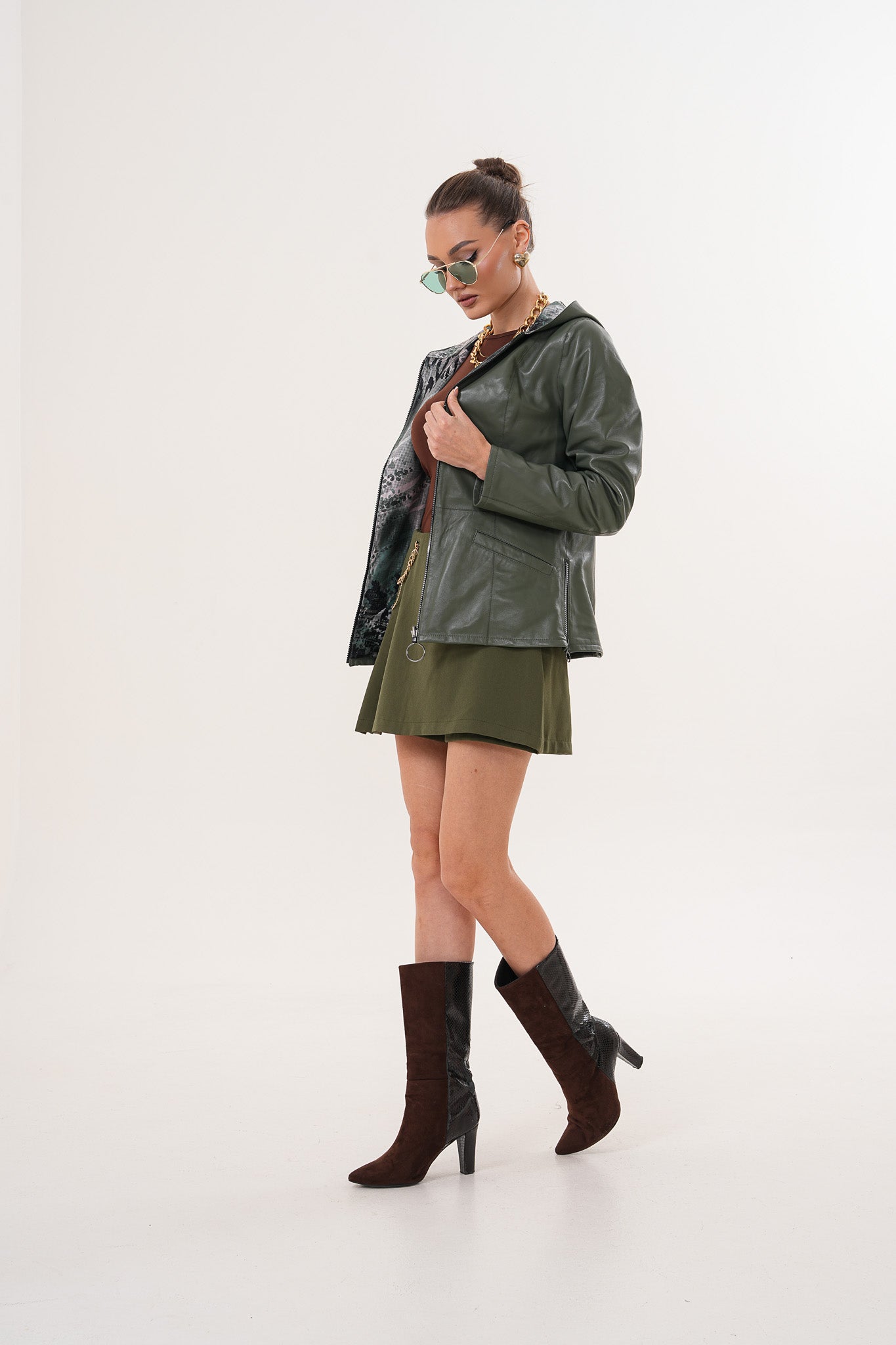 سترة Avelyn الجلدية النسائية القابلة للعكس باللون الأخضر الزيتوني