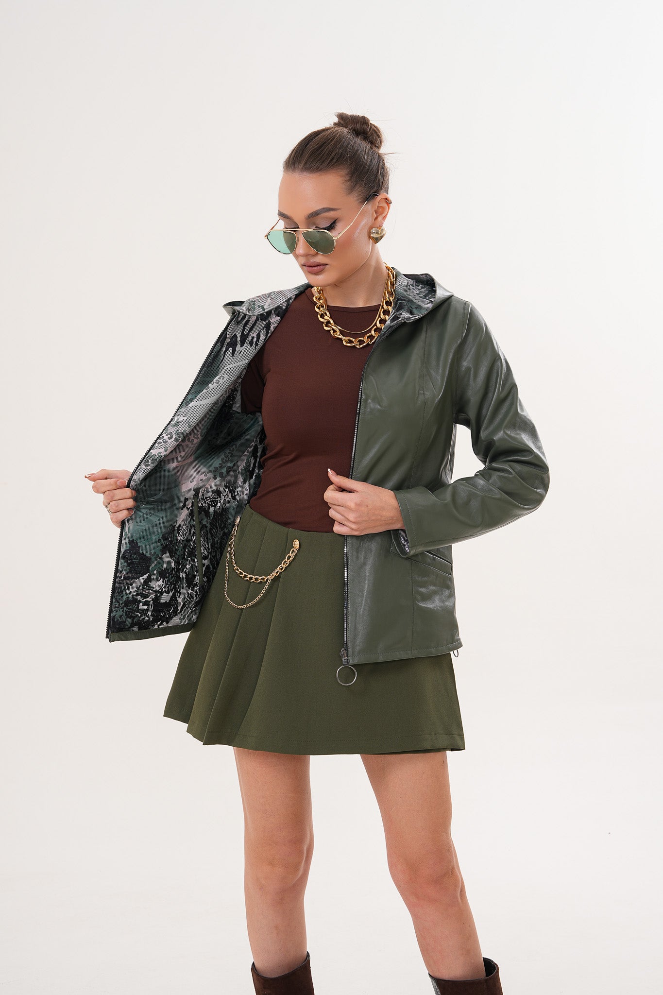 سترة Avelyn الجلدية النسائية القابلة للعكس باللون الأخضر الزيتوني