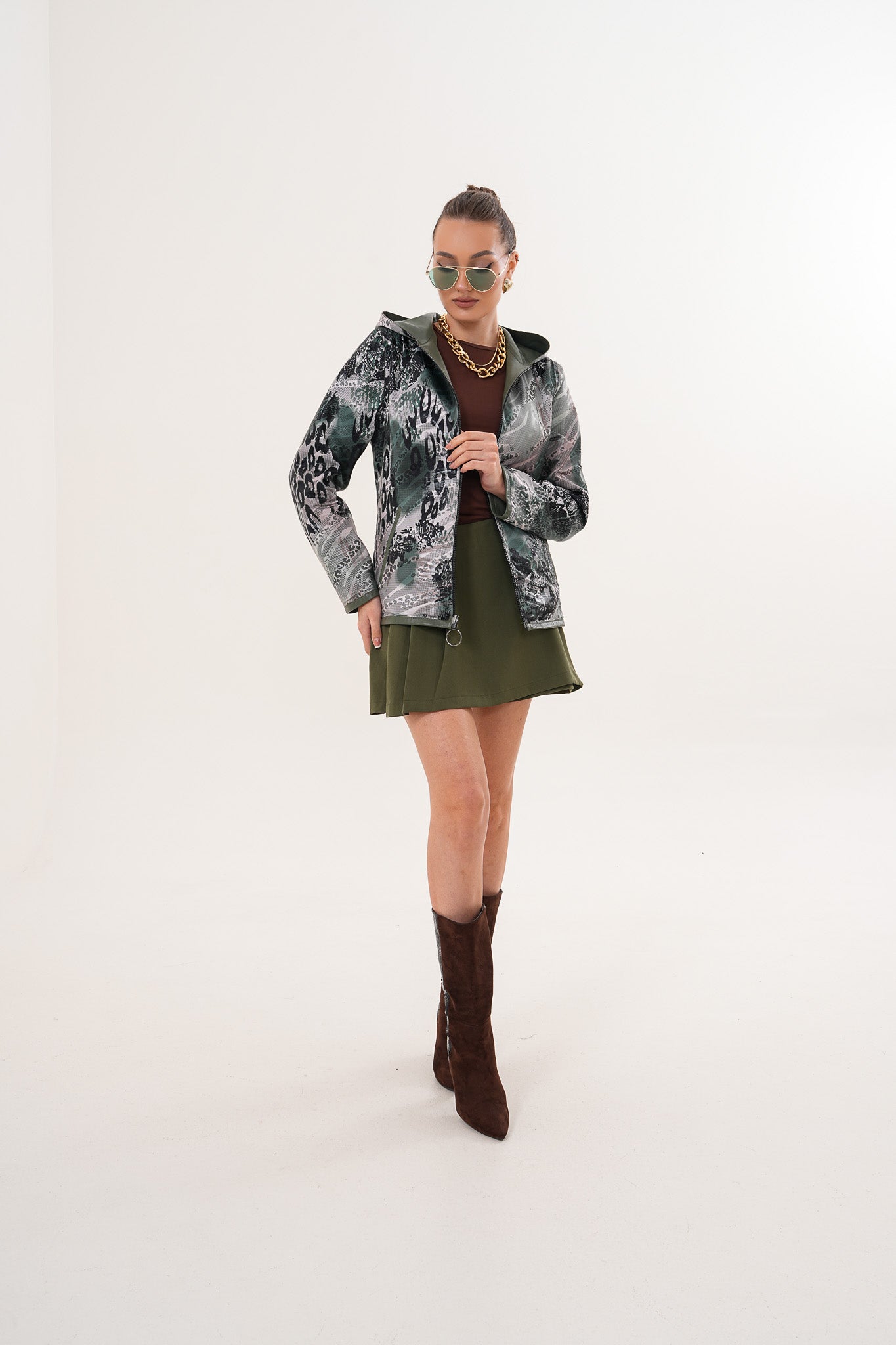 سترة Avelyn الجلدية النسائية القابلة للعكس باللون الأخضر الزيتوني