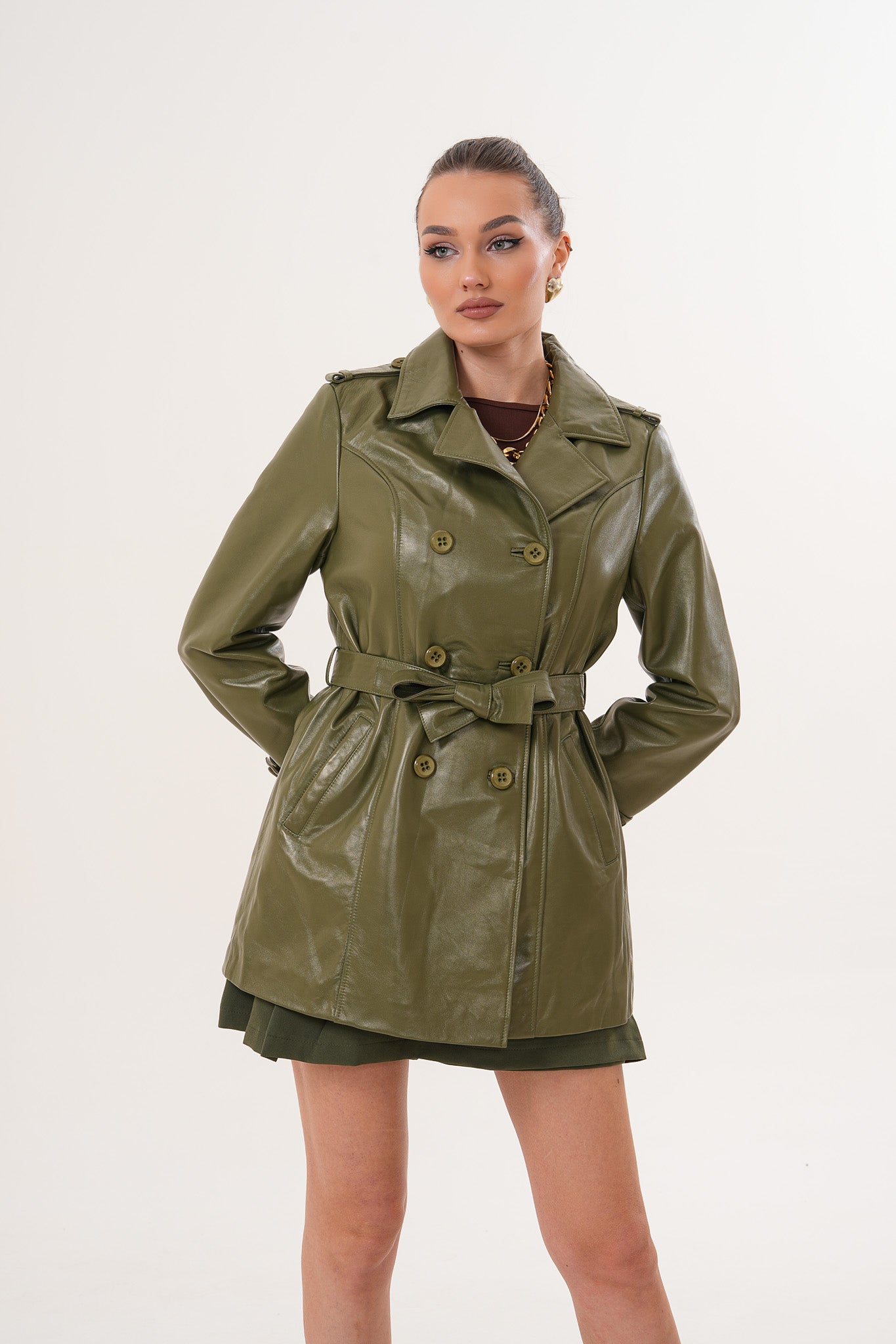 معطف ترنش نسائي من جلد Caelith باللون الأخضر الزيتوني