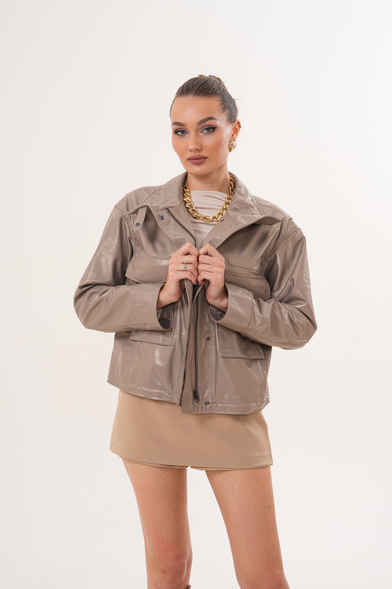 سترة جلدية نسائية Ravelyn باللون التوب