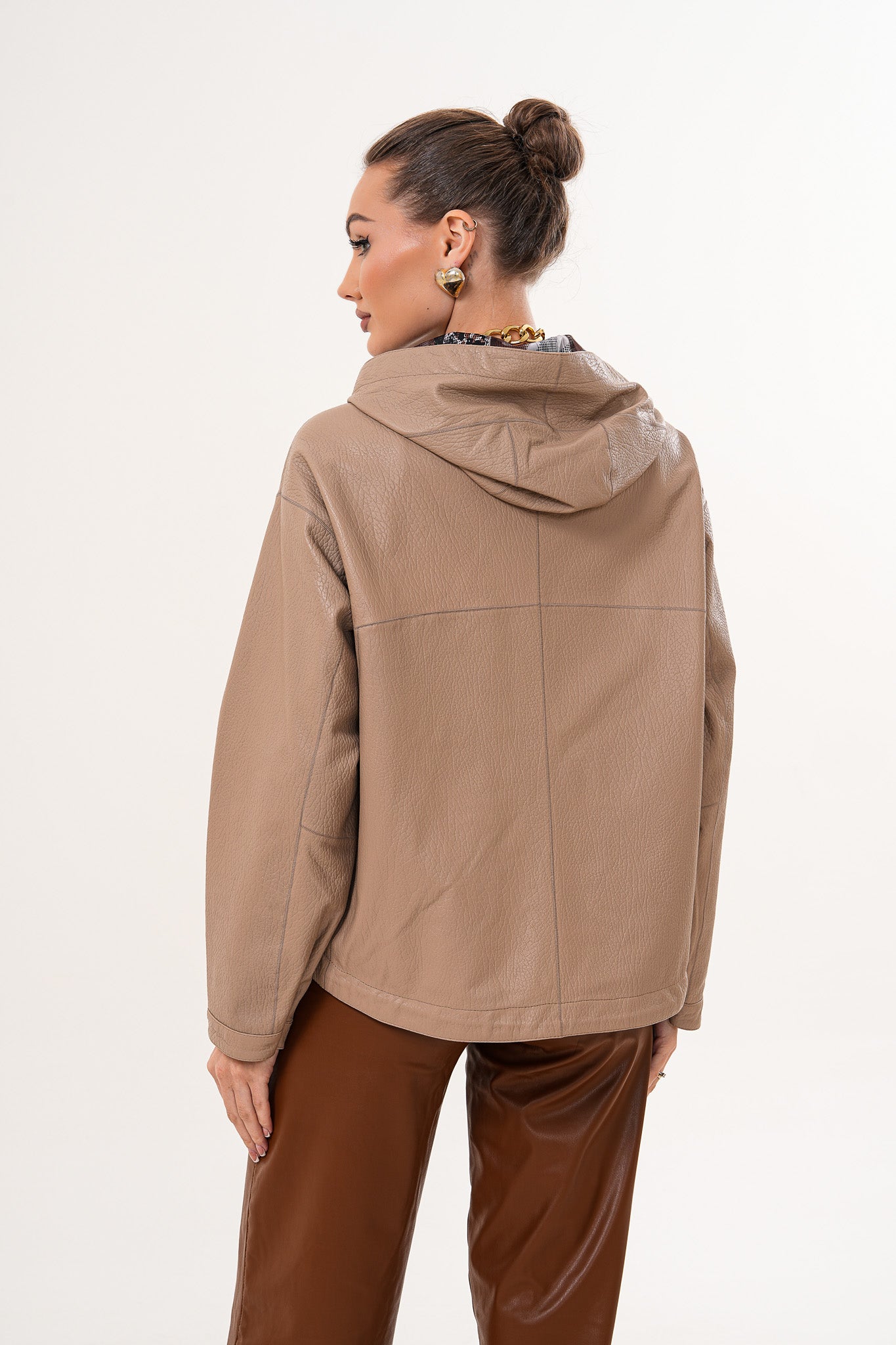 سترة نسائية من الجلد قابلة للعكس Calyra – لون طوبي