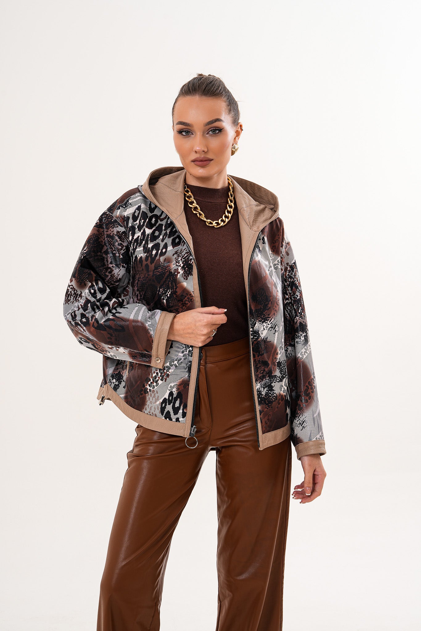 سترة نسائية من الجلد قابلة للعكس Calyra – لون طوبي