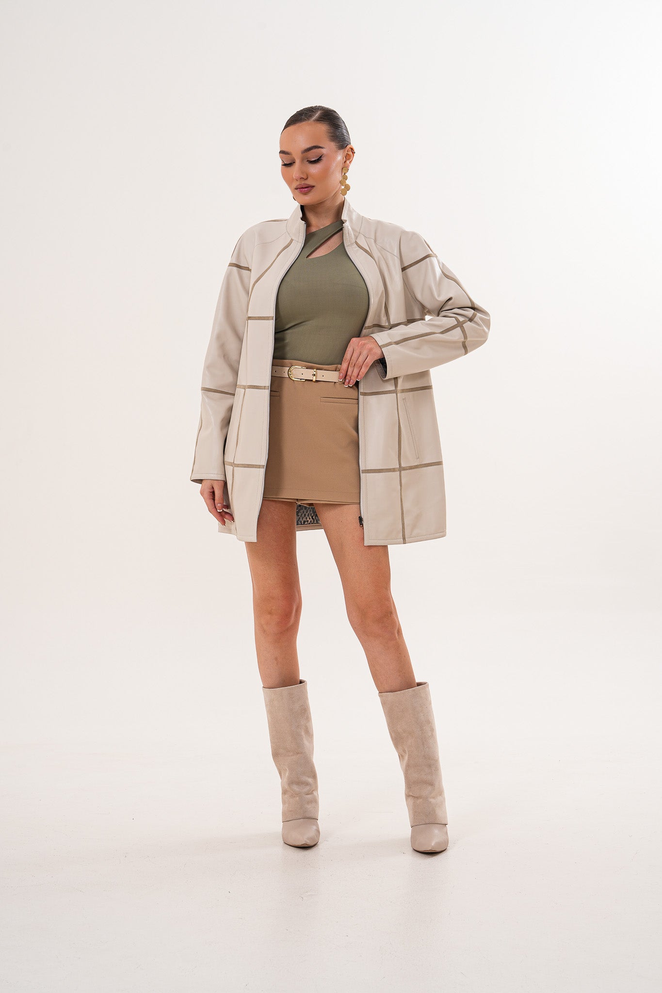 جاكيت نسائي من الجلد القابل للانعكاس Prado باللون الكريم