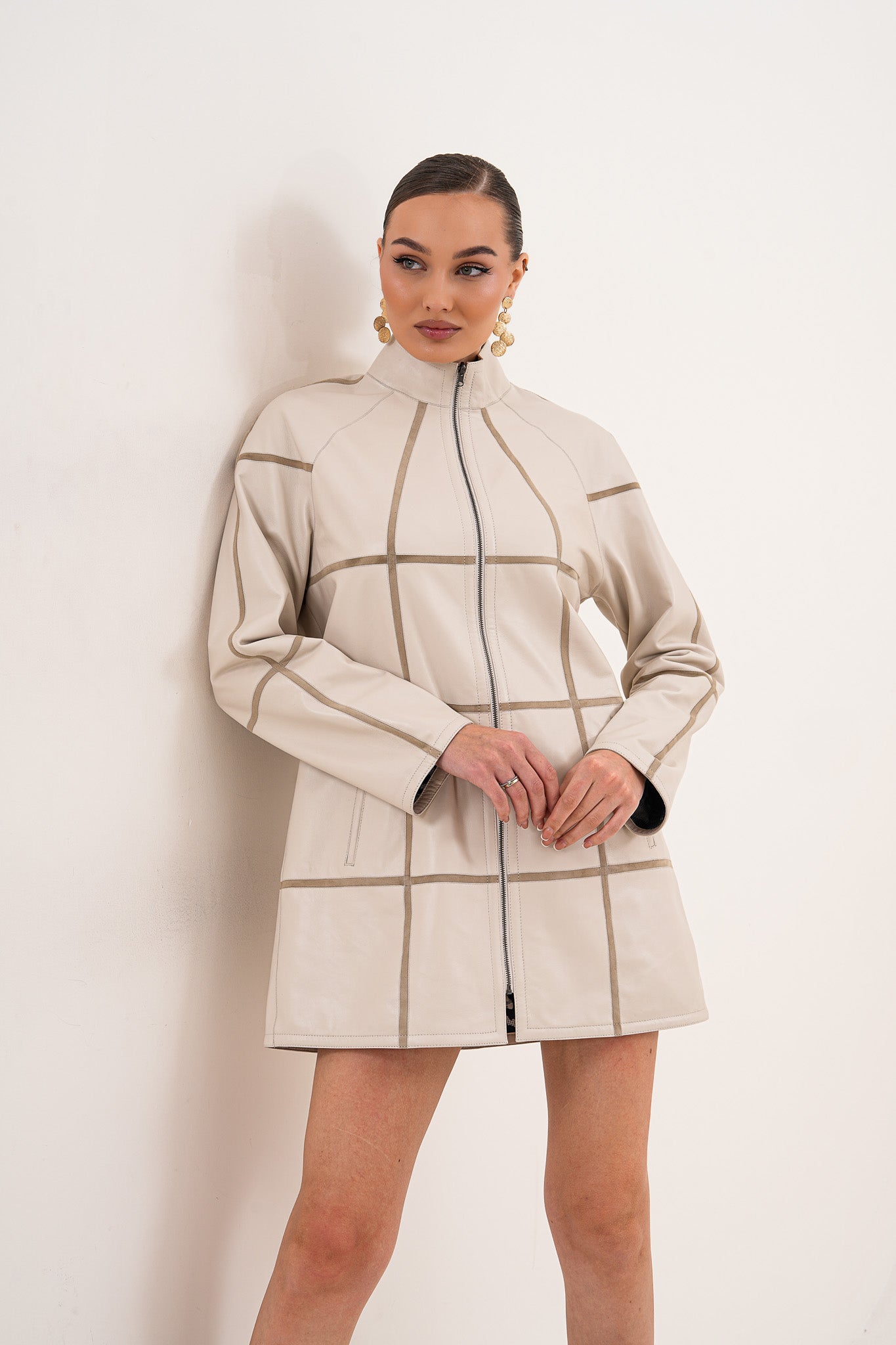 جاكيت نسائي من الجلد القابل للانعكاس Prado باللون الكريم