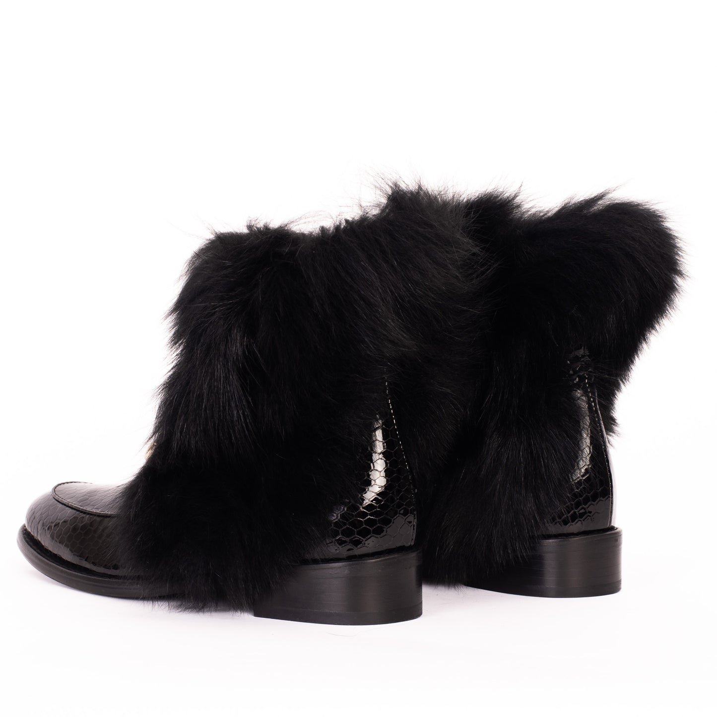 Bota de mujer de media pantorrilla de piel natural y charol negro Izmir