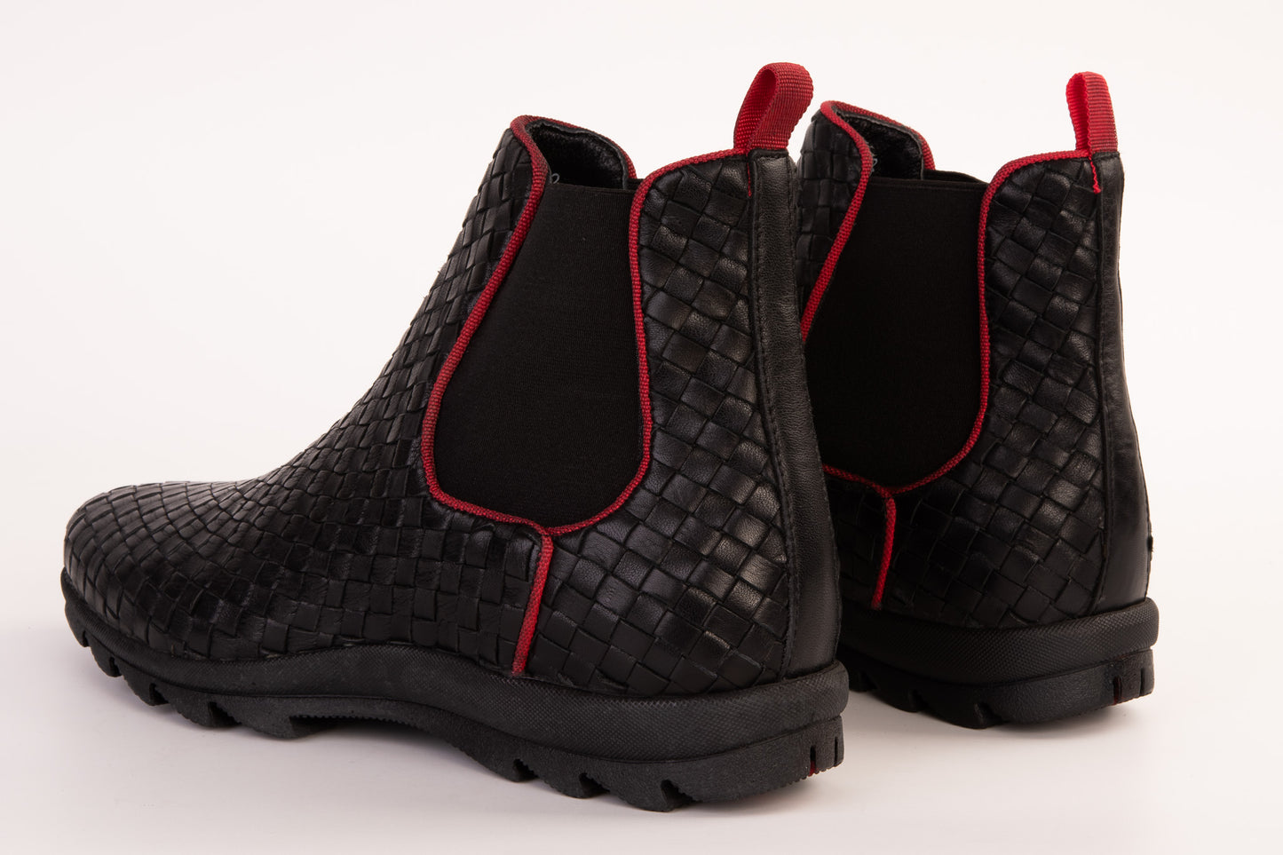 The Luxpre Black Leather Handwoven Casual Chelsea Men Boot
