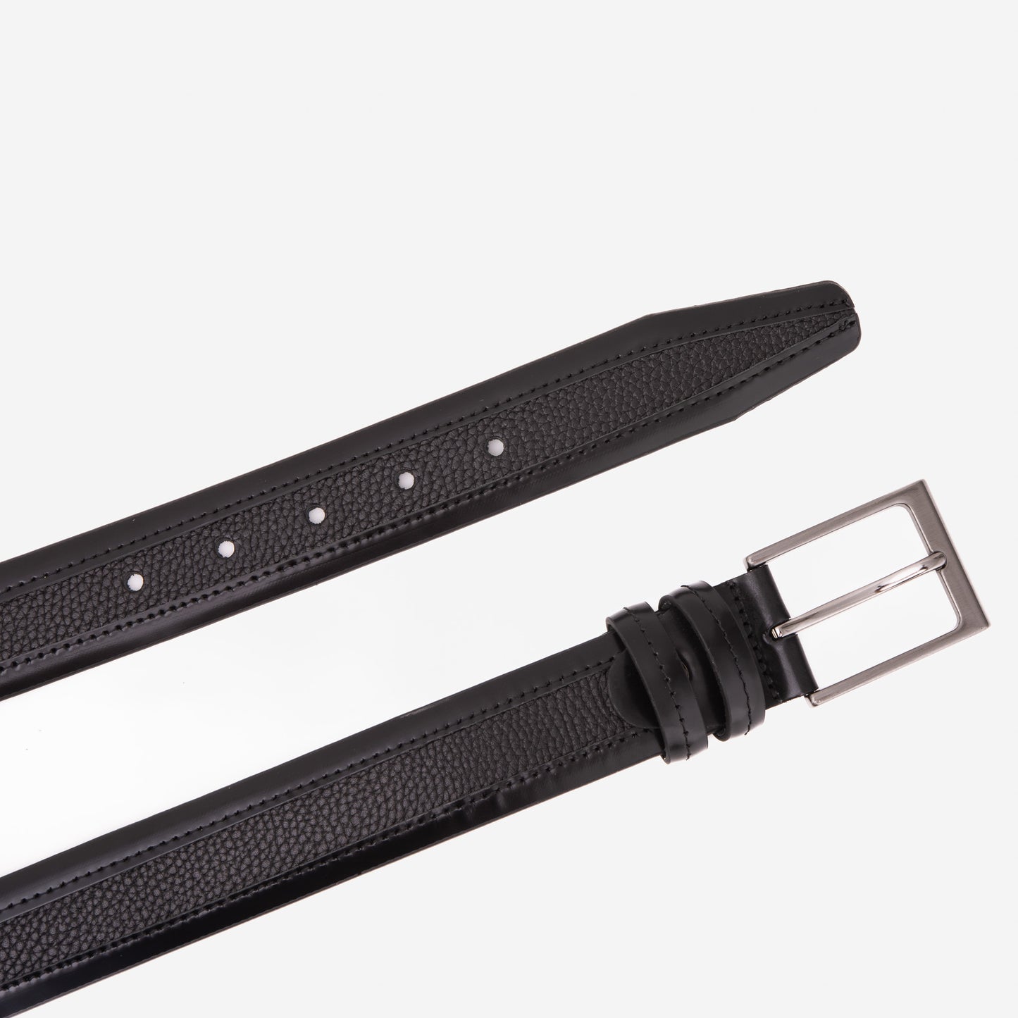 The Everest & Rockwell Black Leather Belt