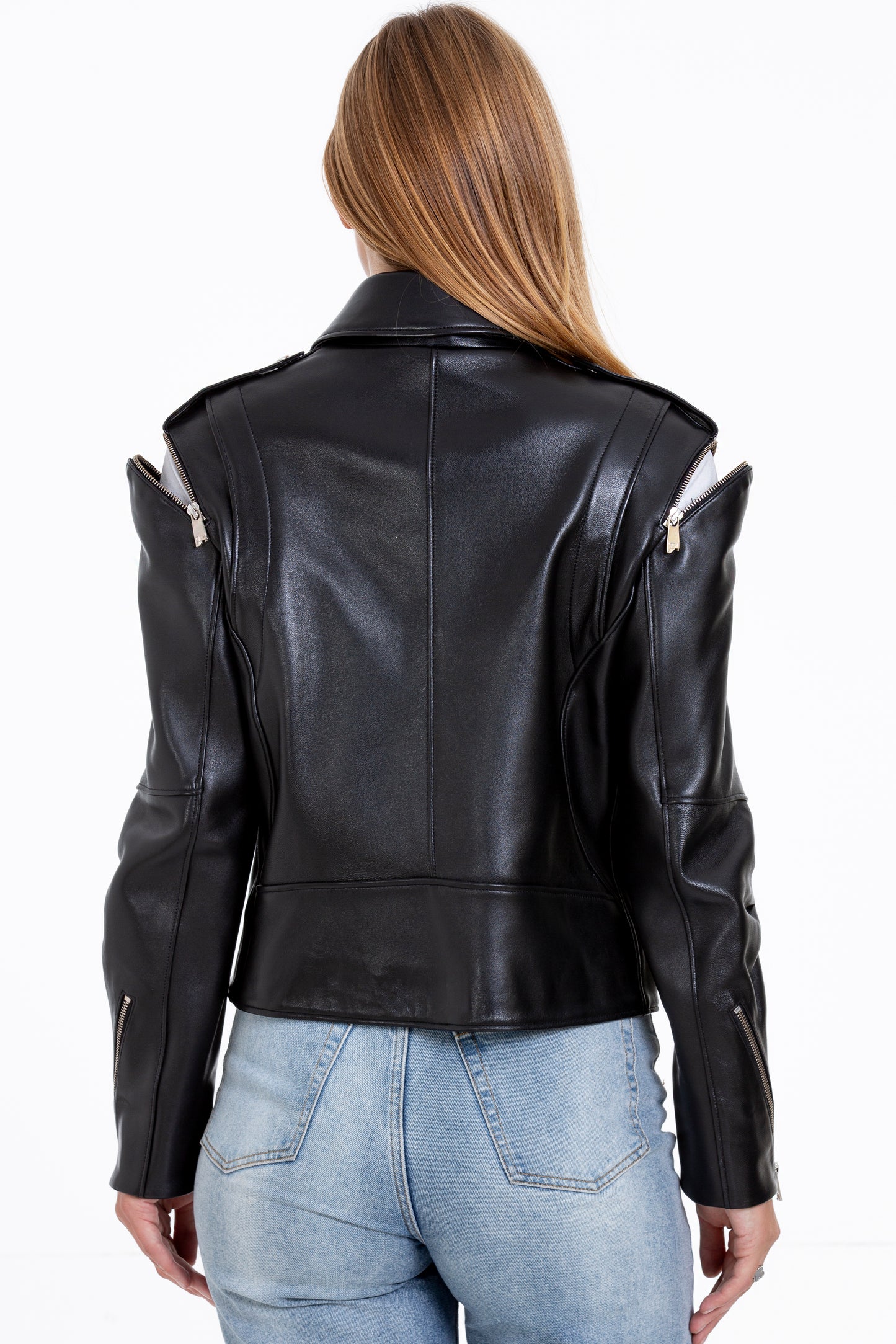 La chaqueta de cuero negra para mujer de Esquerra 