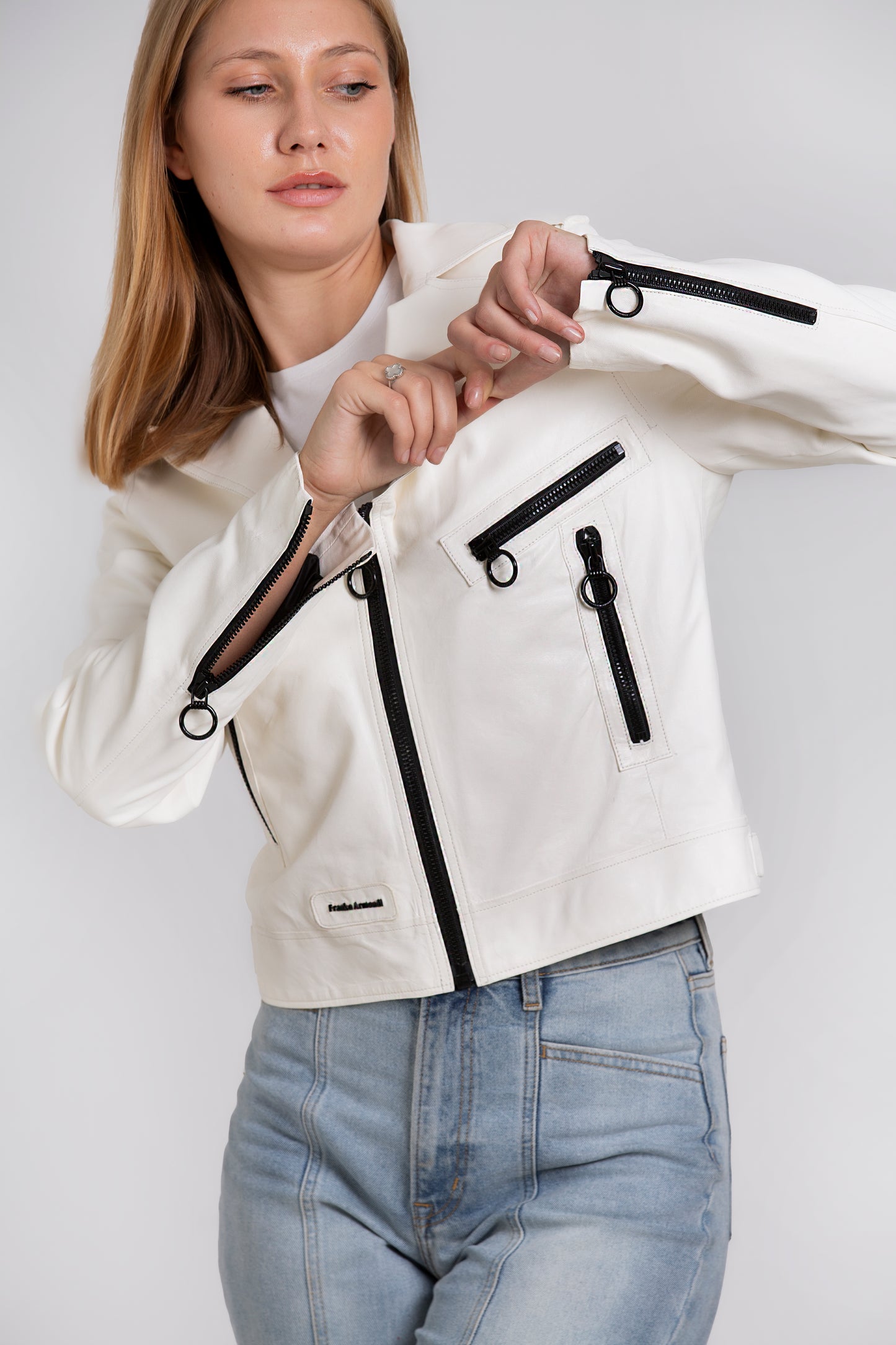 La chaqueta de cuero blanca para mujer de Altona 