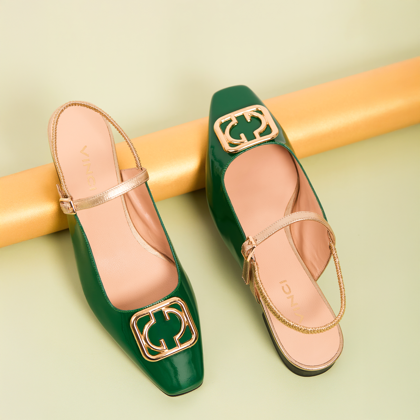 Zapato plano con tira trasera para mujer de charol verde Rosalinda